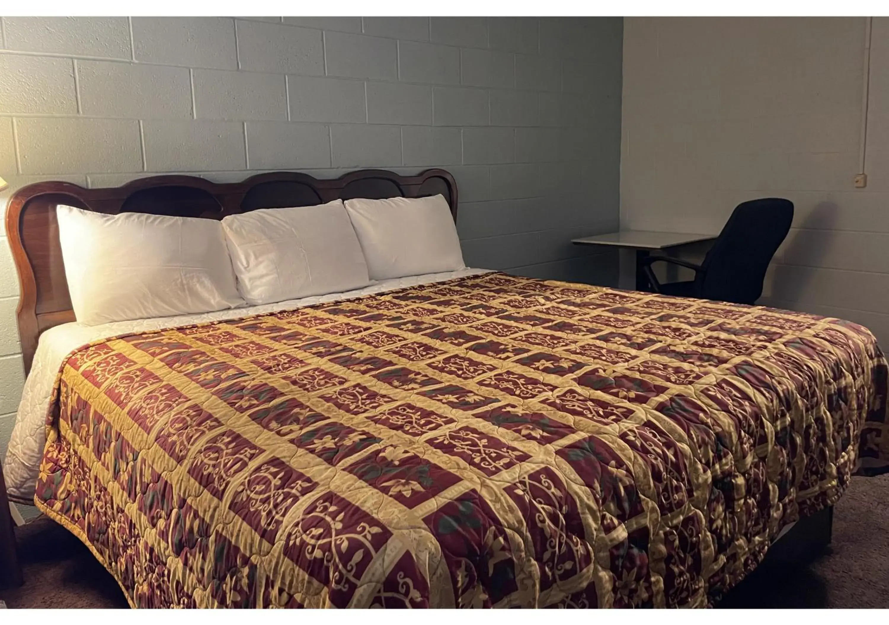 King Bed Non-Smoking in Skyline Motel Bartlesville Hwy 75 King Bed Non-Smoking in Skyline Motel Bartlesville Hwy 75