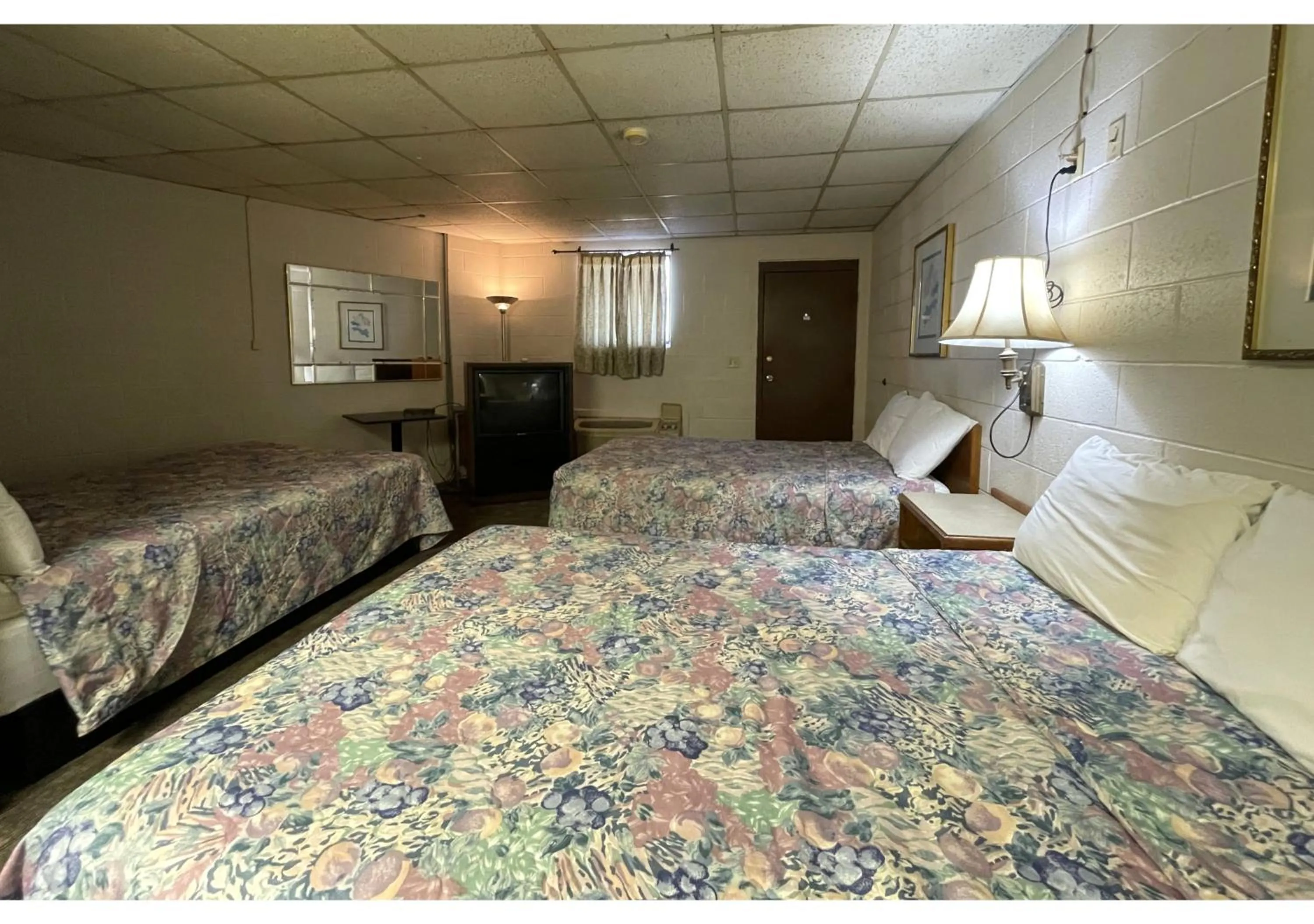 Bedroom, Bed in Skyline Motel Bartlesville Hwy 75