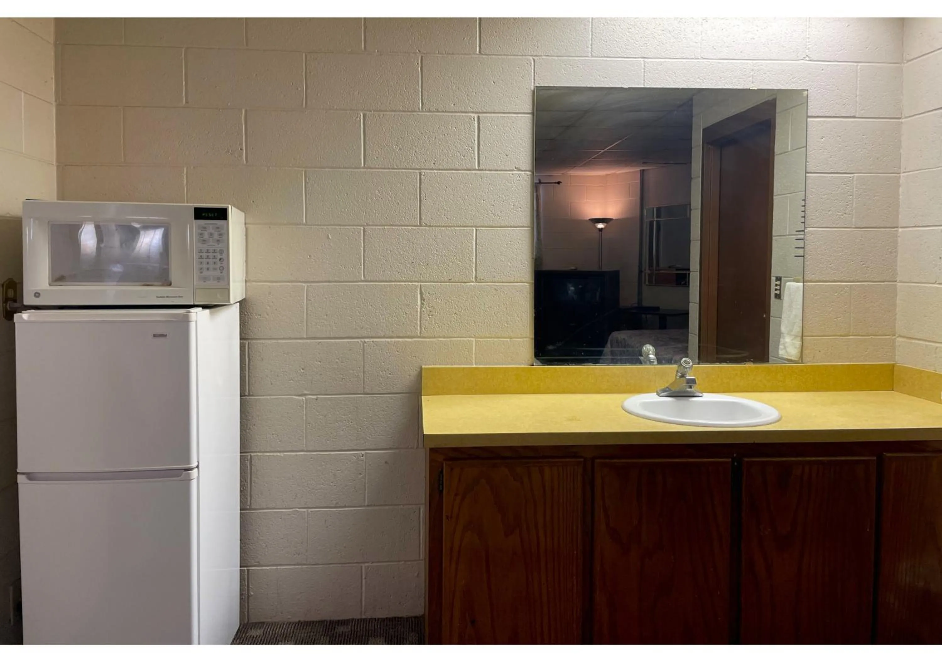 Area and facilities in Skyline Motel Bartlesville Hwy 75