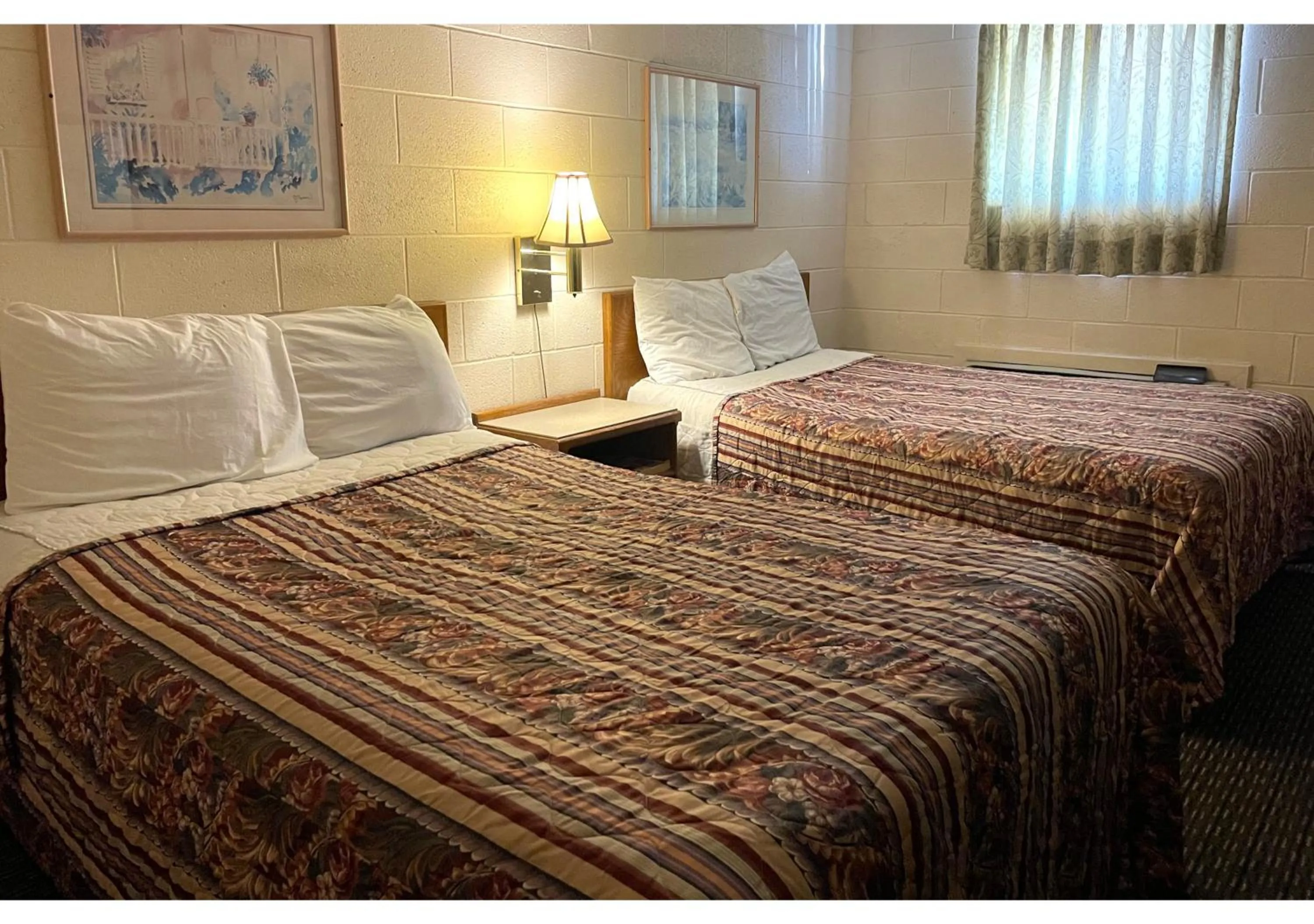 Bedroom, Bed in Skyline Motel Bartlesville Hwy 75