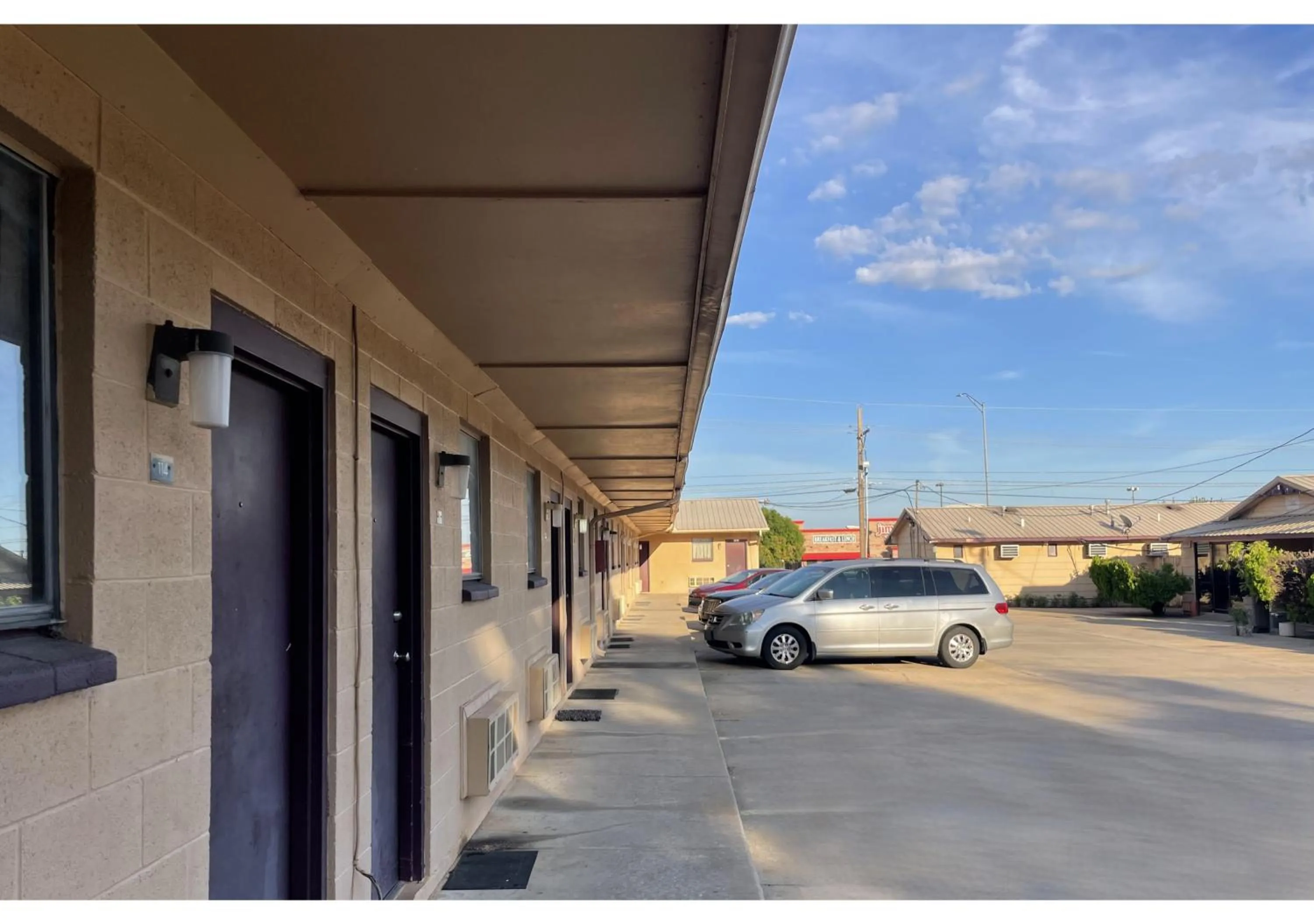 Facade/entrance in Skyline Motel Bartlesville Hwy 75