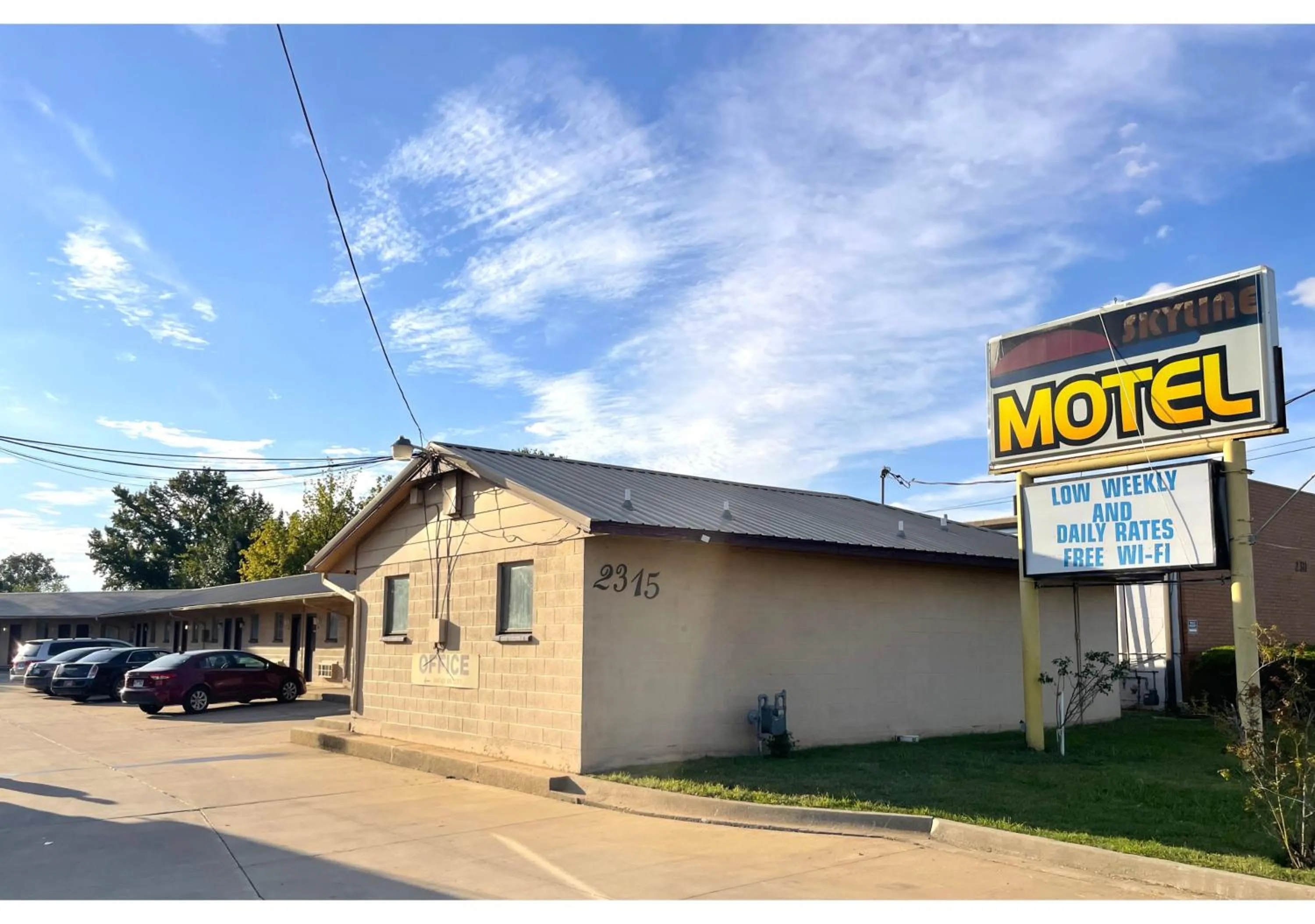 Property building in Skyline Motel Bartlesville Hwy 75