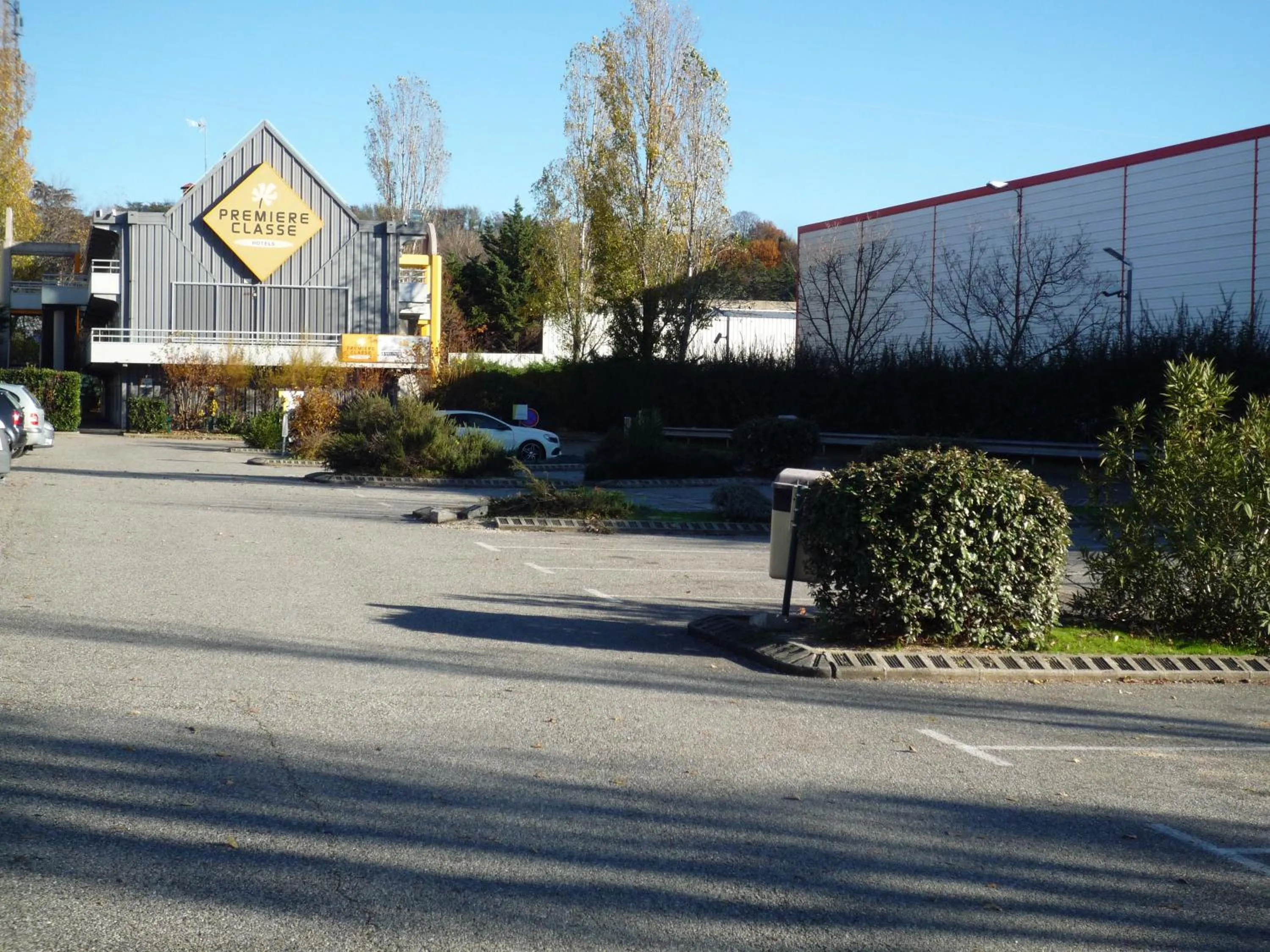 Property building in Première Classe Valence Sud