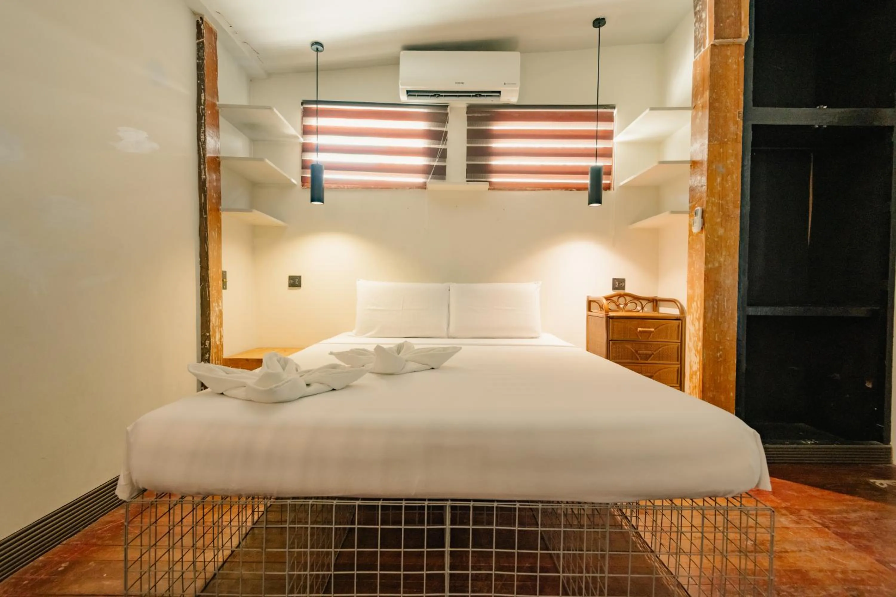 Bed in The Flying Fish Hostel Cebu