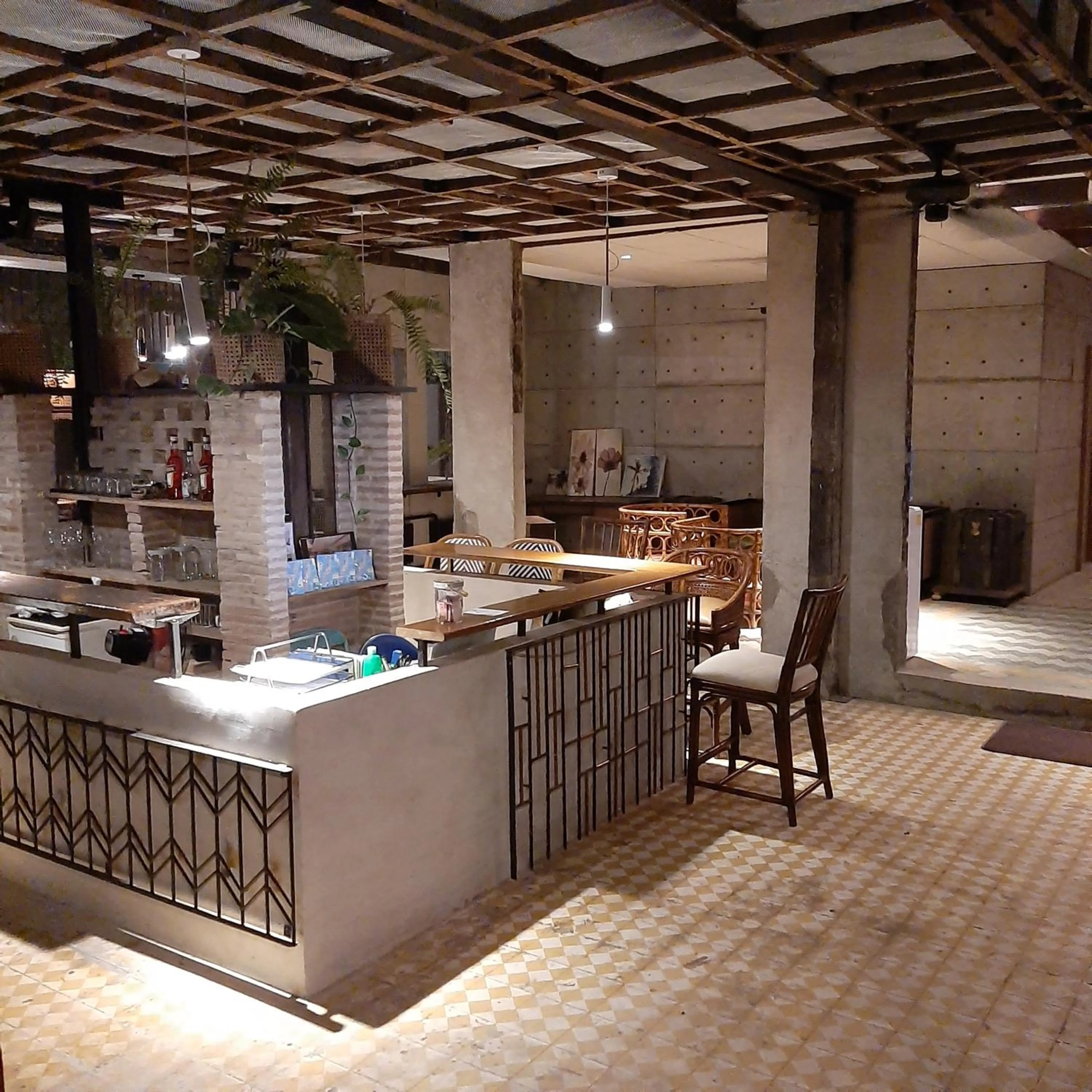 Communal lounge/ TV room in The Flying Fish Hostel Cebu