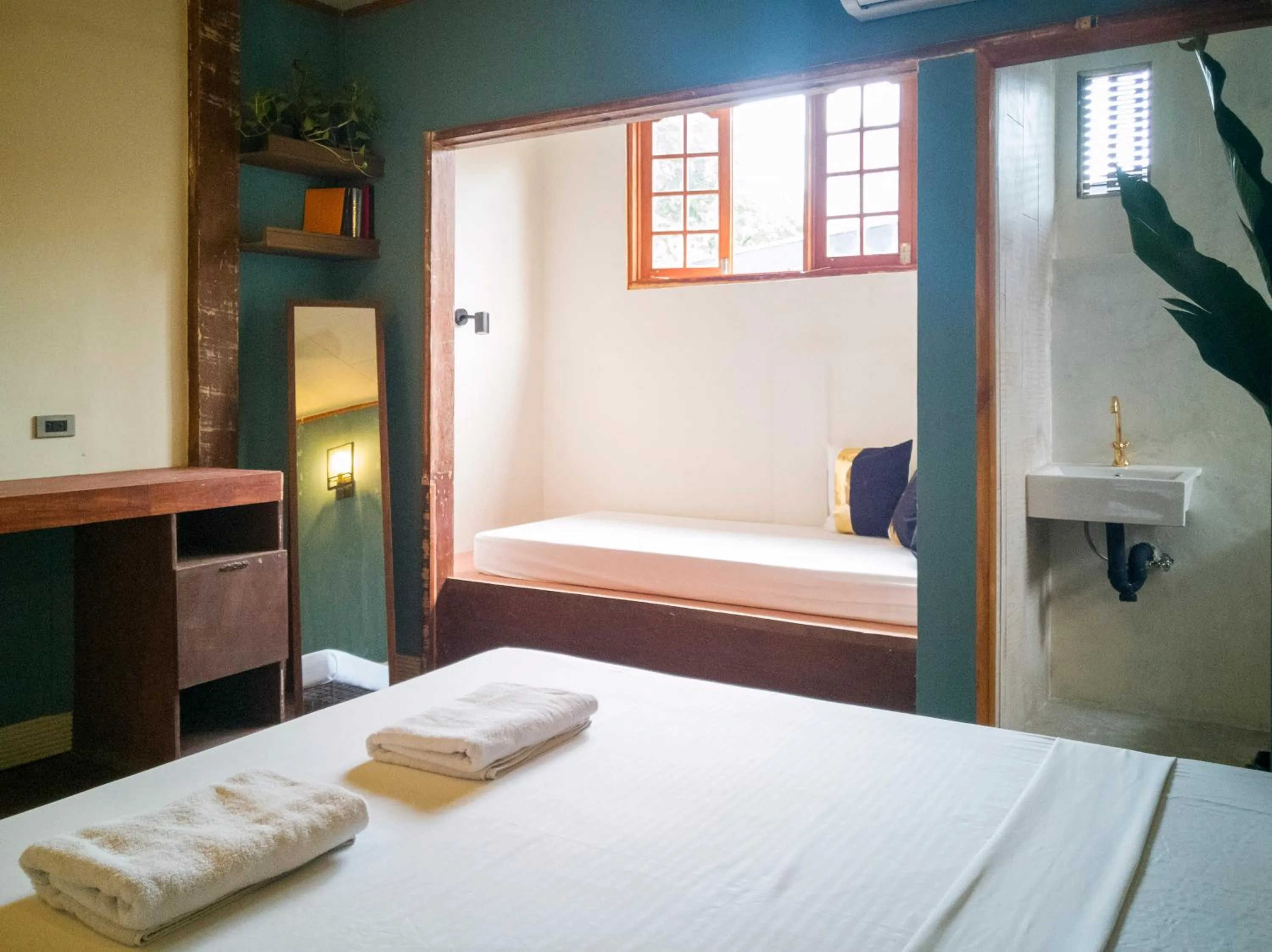 Bed in The Flying Fish Hostel Cebu