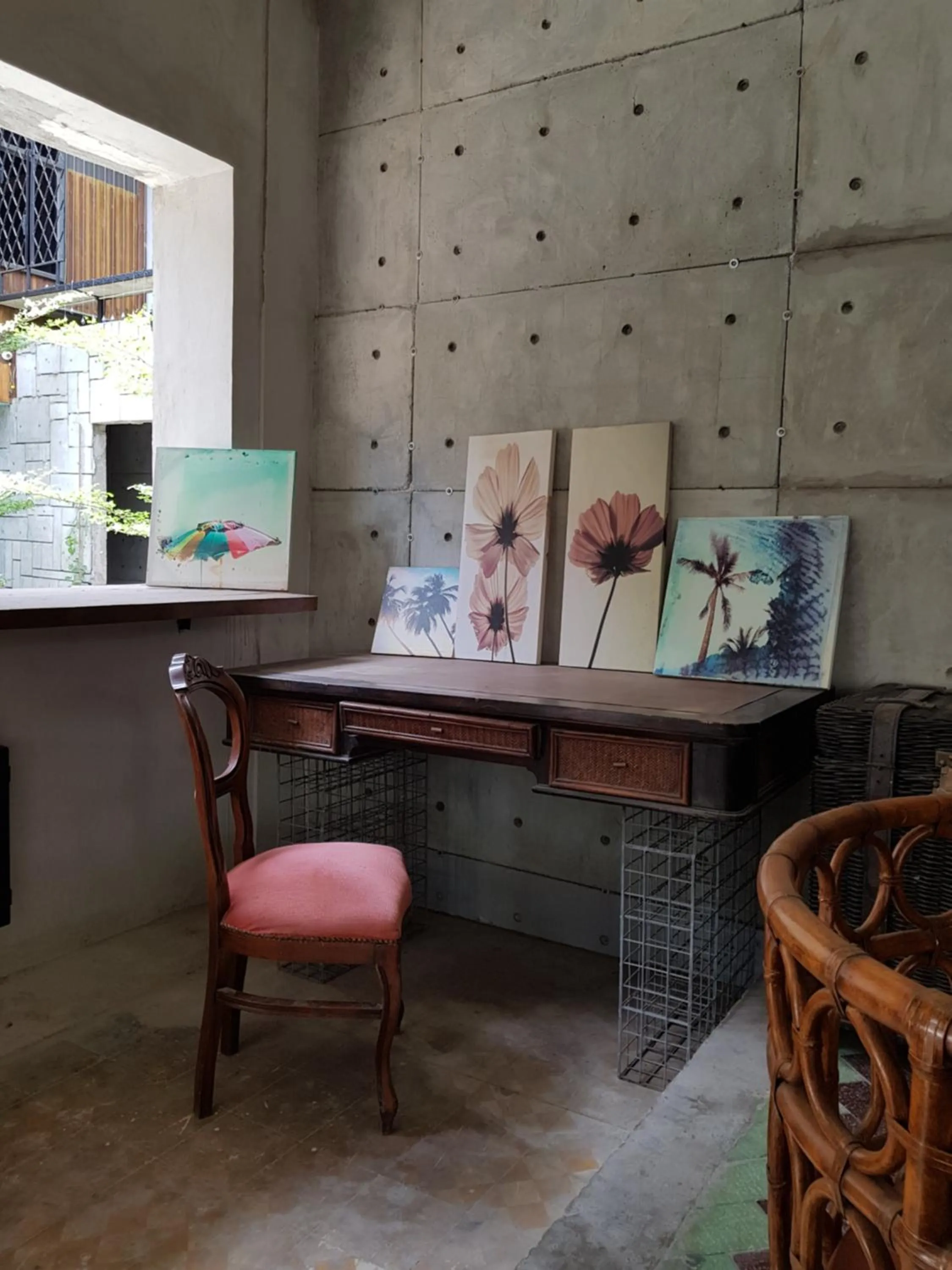 Library in The Flying Fish Hostel Cebu