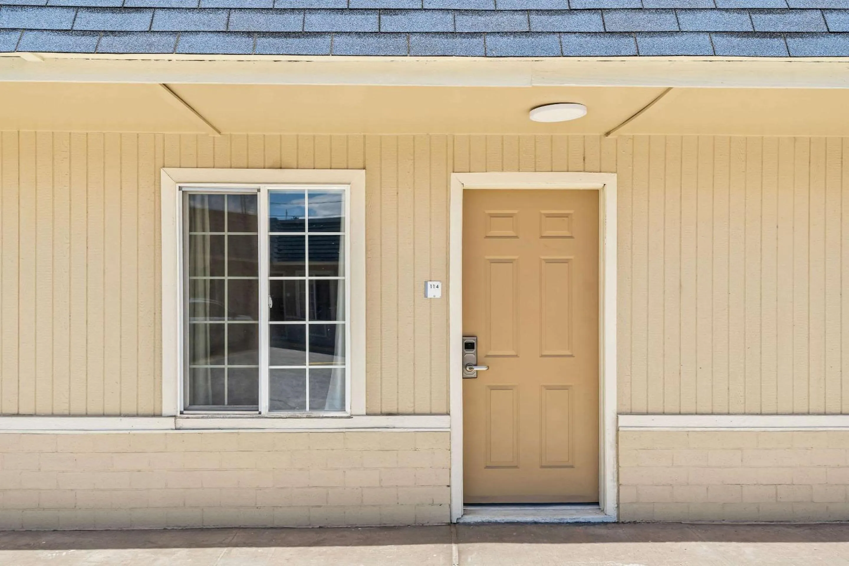 Property building in Rodeway Inn Hermiston - Umatilla