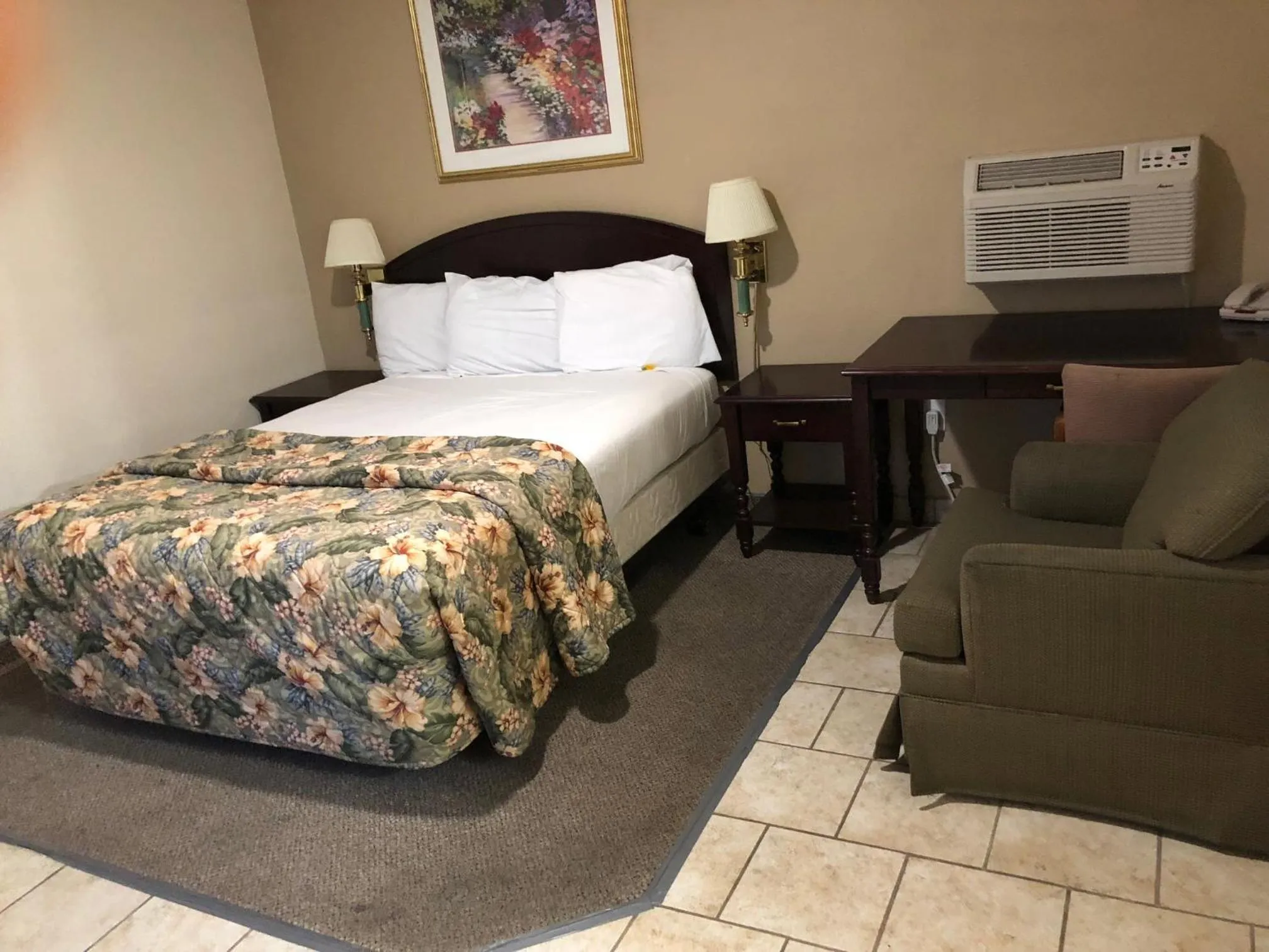 Bed in Rodeway Inn Hermiston - Umatilla