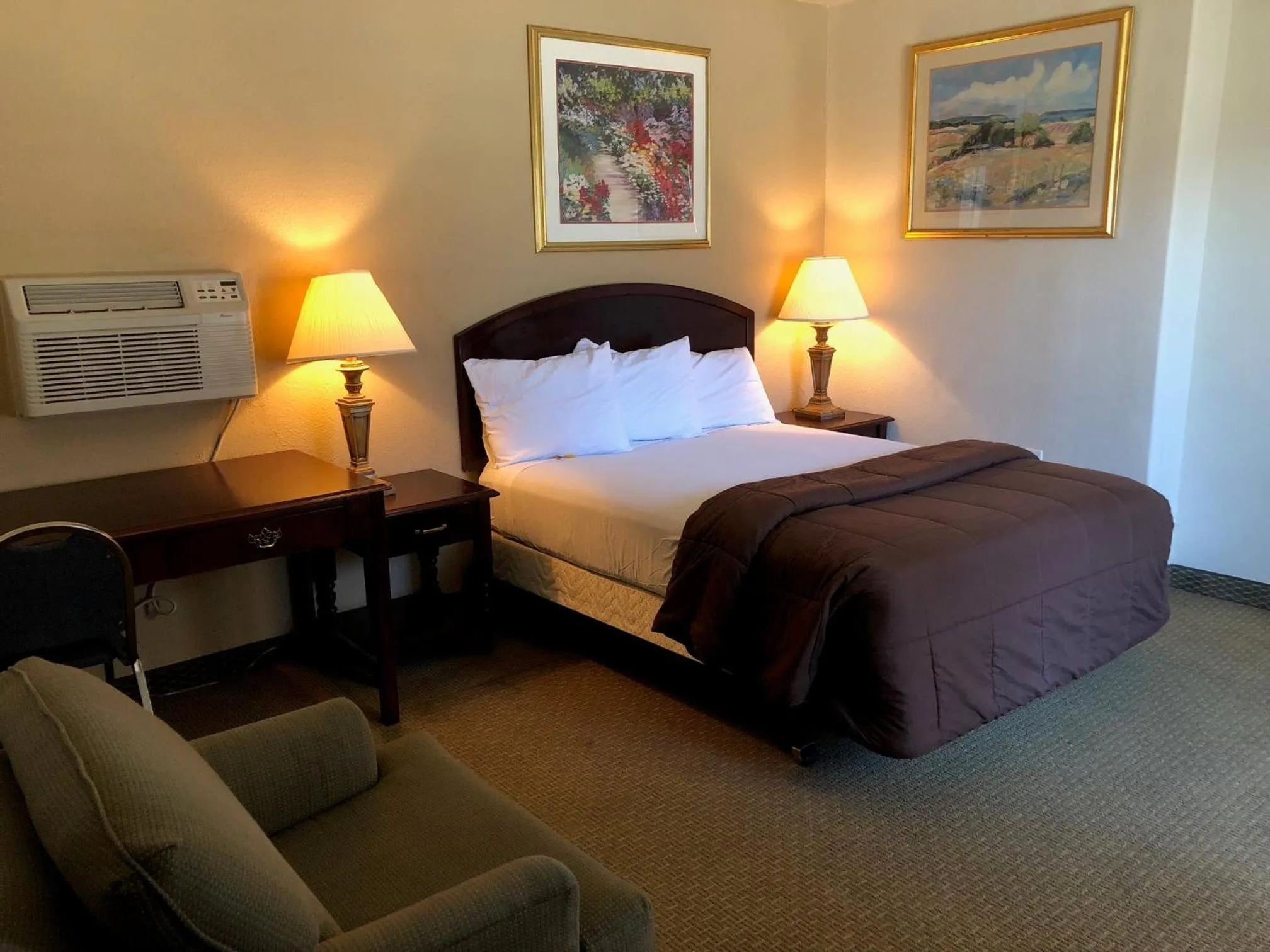 Bed in Rodeway Inn Hermiston - Umatilla