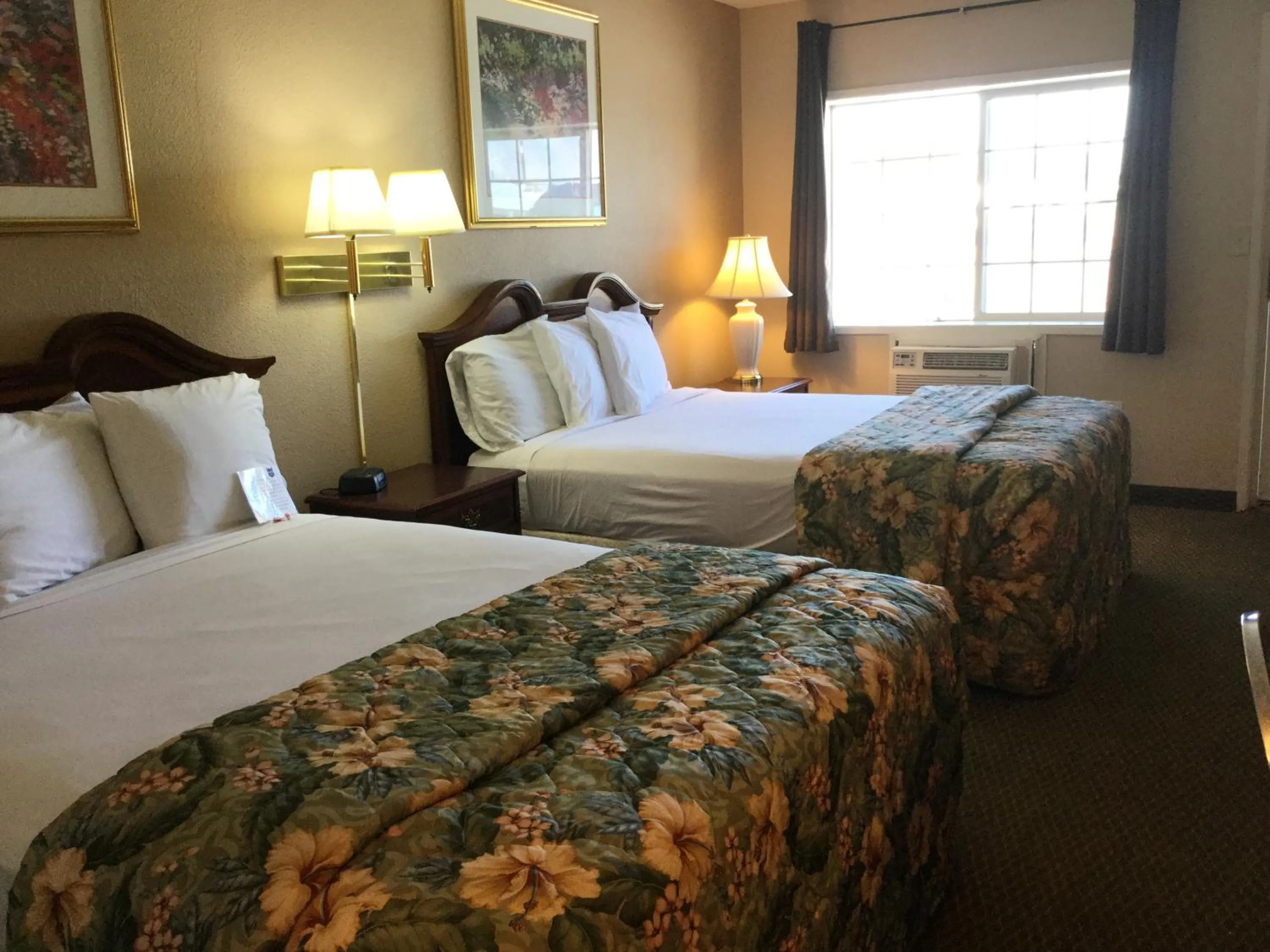 Bed in Rodeway Inn Hermiston - Umatilla