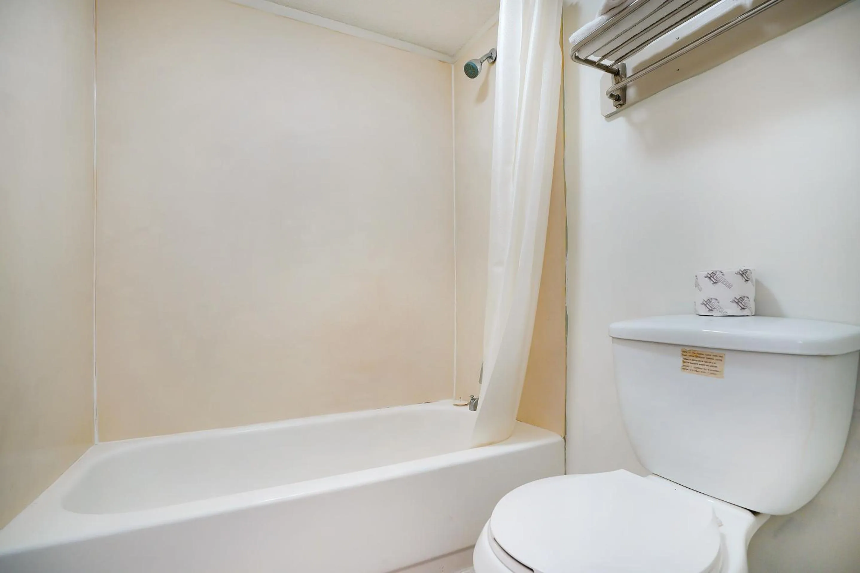 Bathroom in OYO Hotel Decatur I-285 The Perimeter