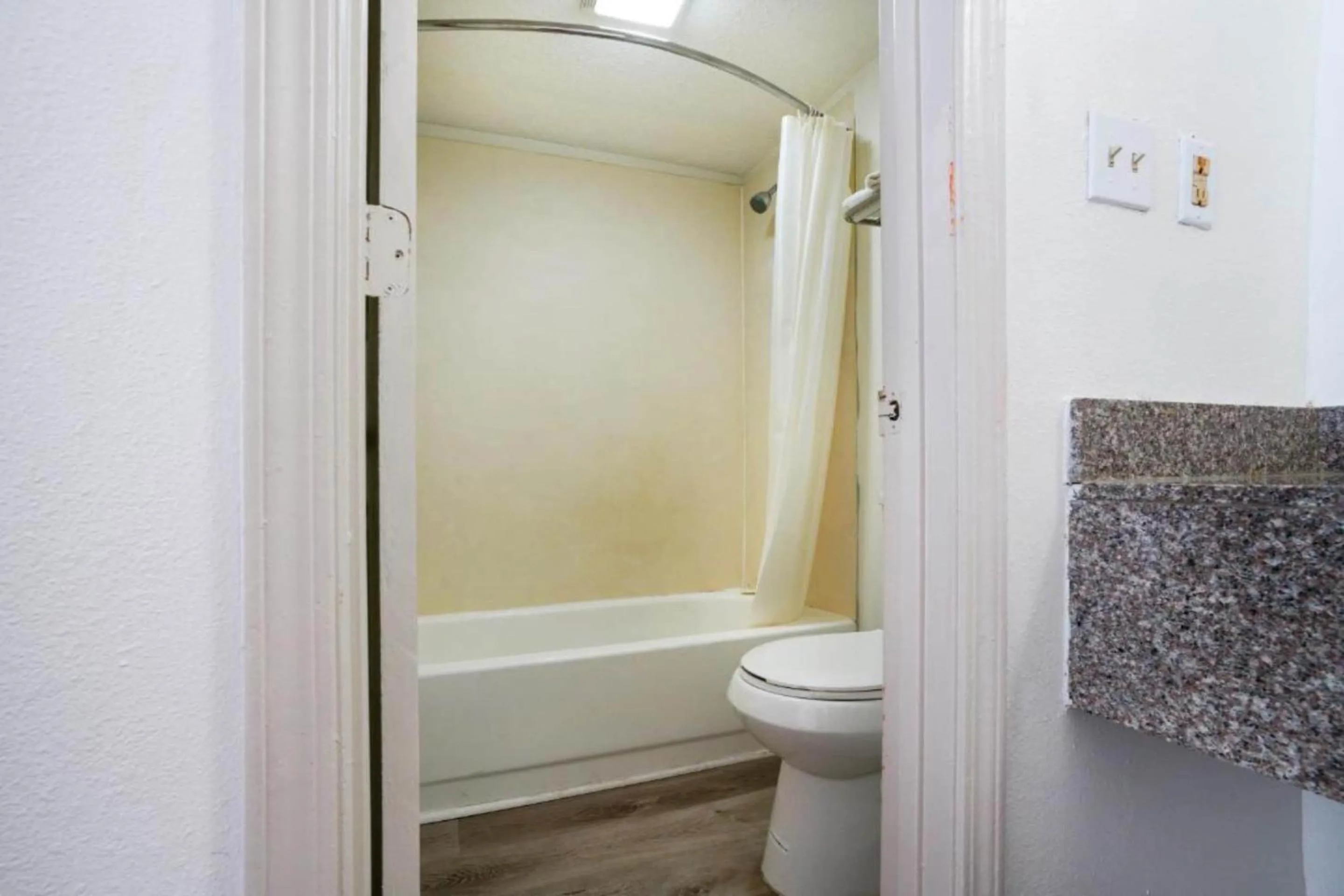 Bathroom in OYO Hotel Decatur I-285 The Perimeter