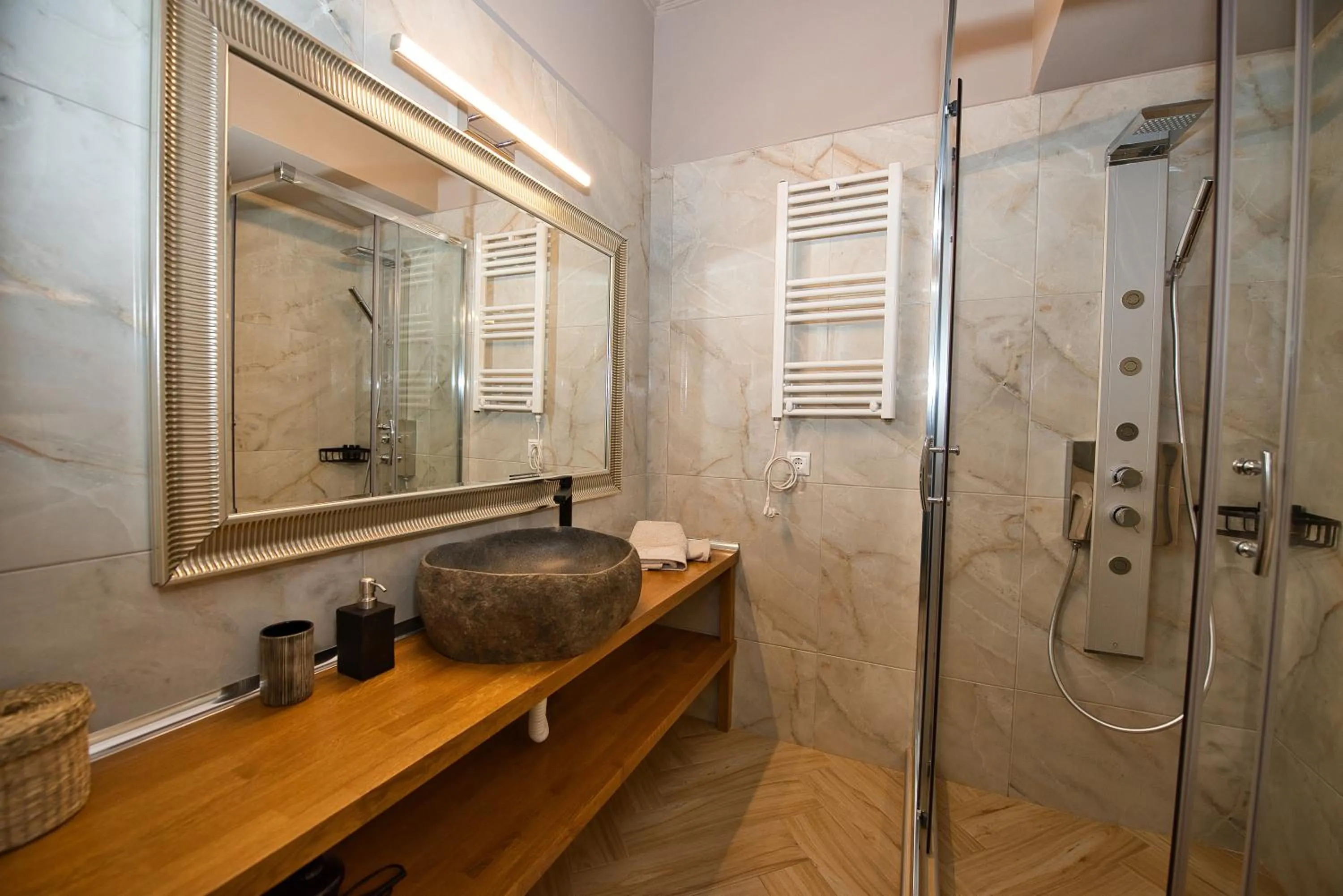 Shower in Rastoni Athens Suites near Acropolis at Tsatsou street
