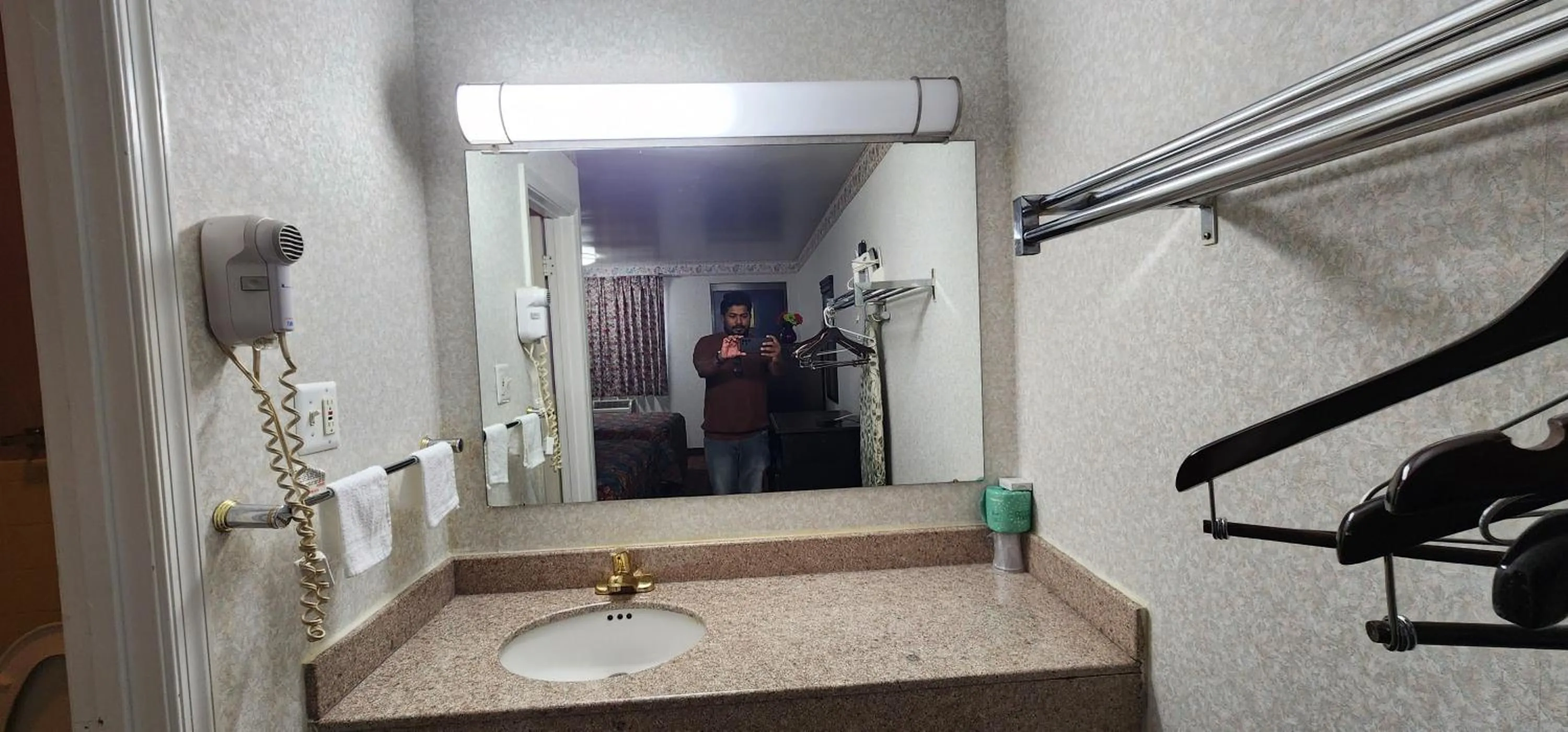 Bathroom in Turnpike Motel Richmond VA by Hotel O US 60