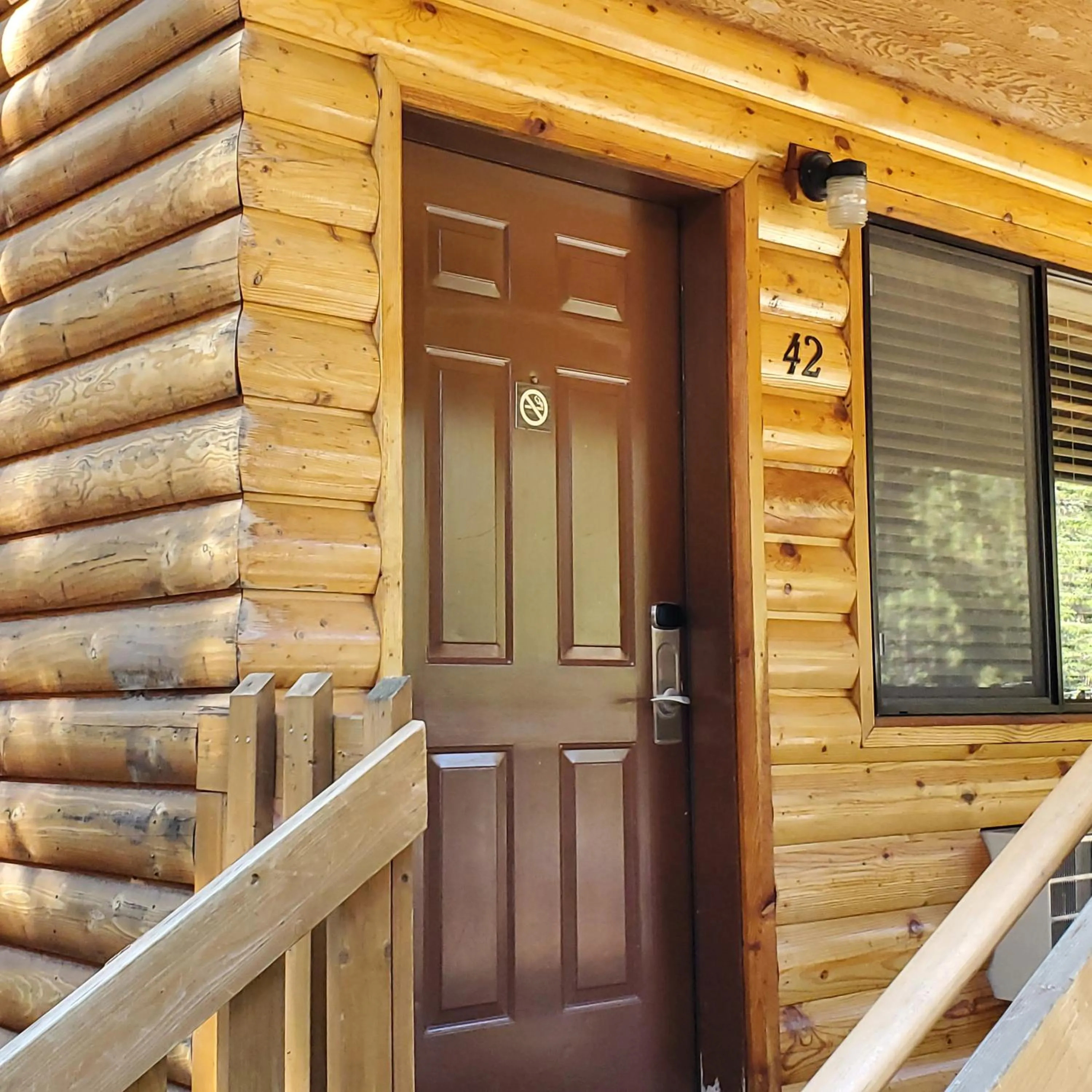 Facade/entrance in Eagle Cap Chalets