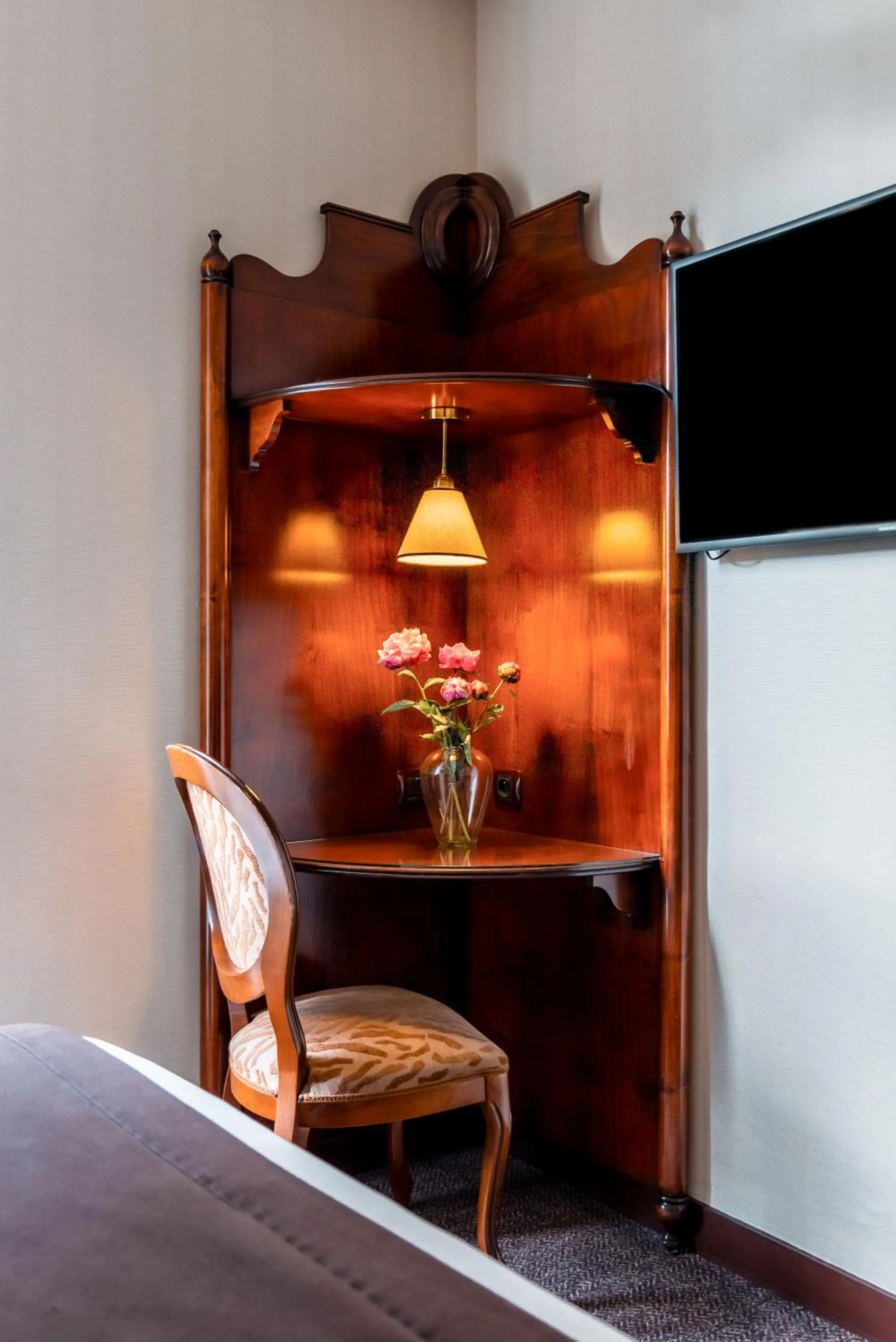 Seating area, Bed in Villa Montparnasse