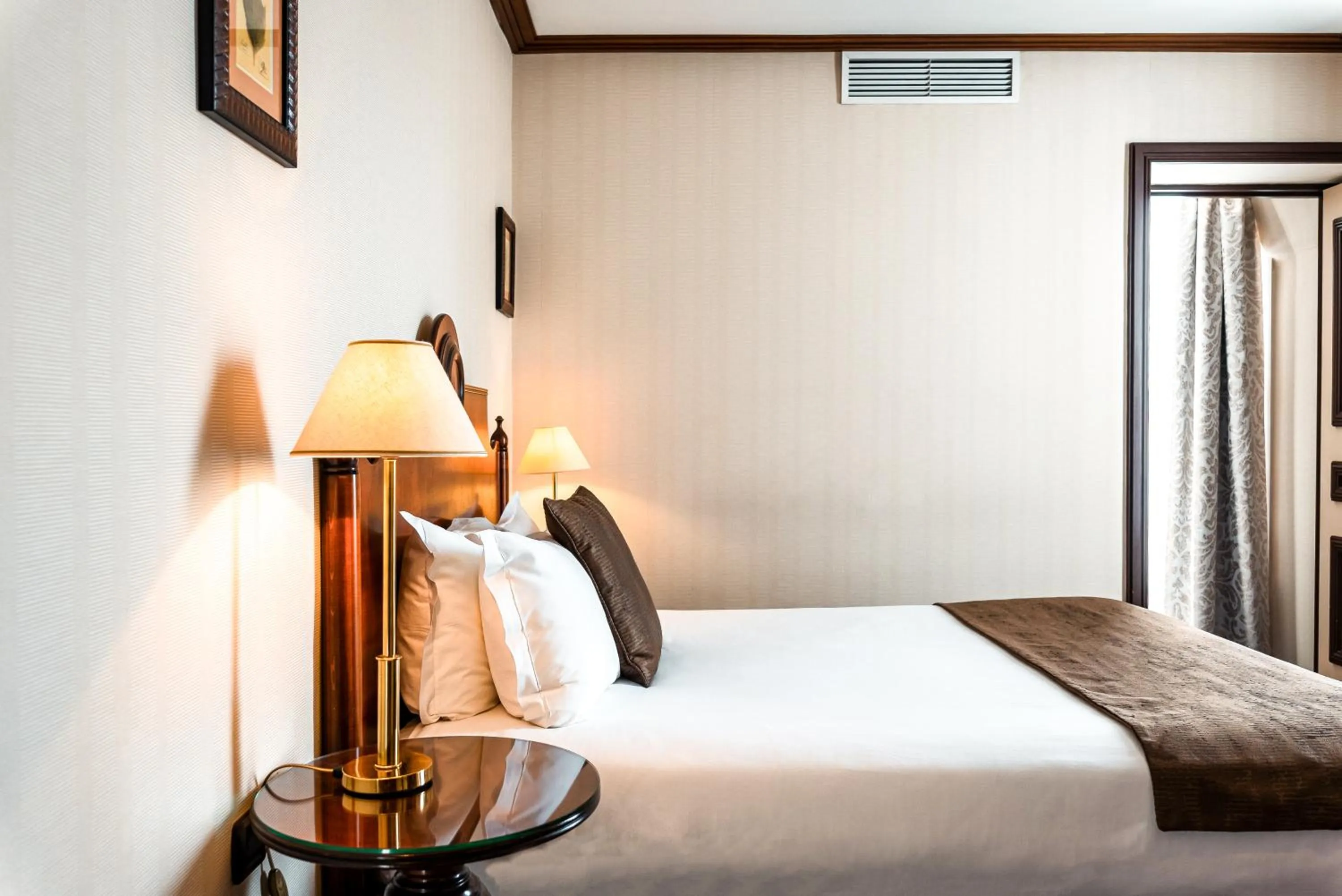 Bed in Villa Montparnasse