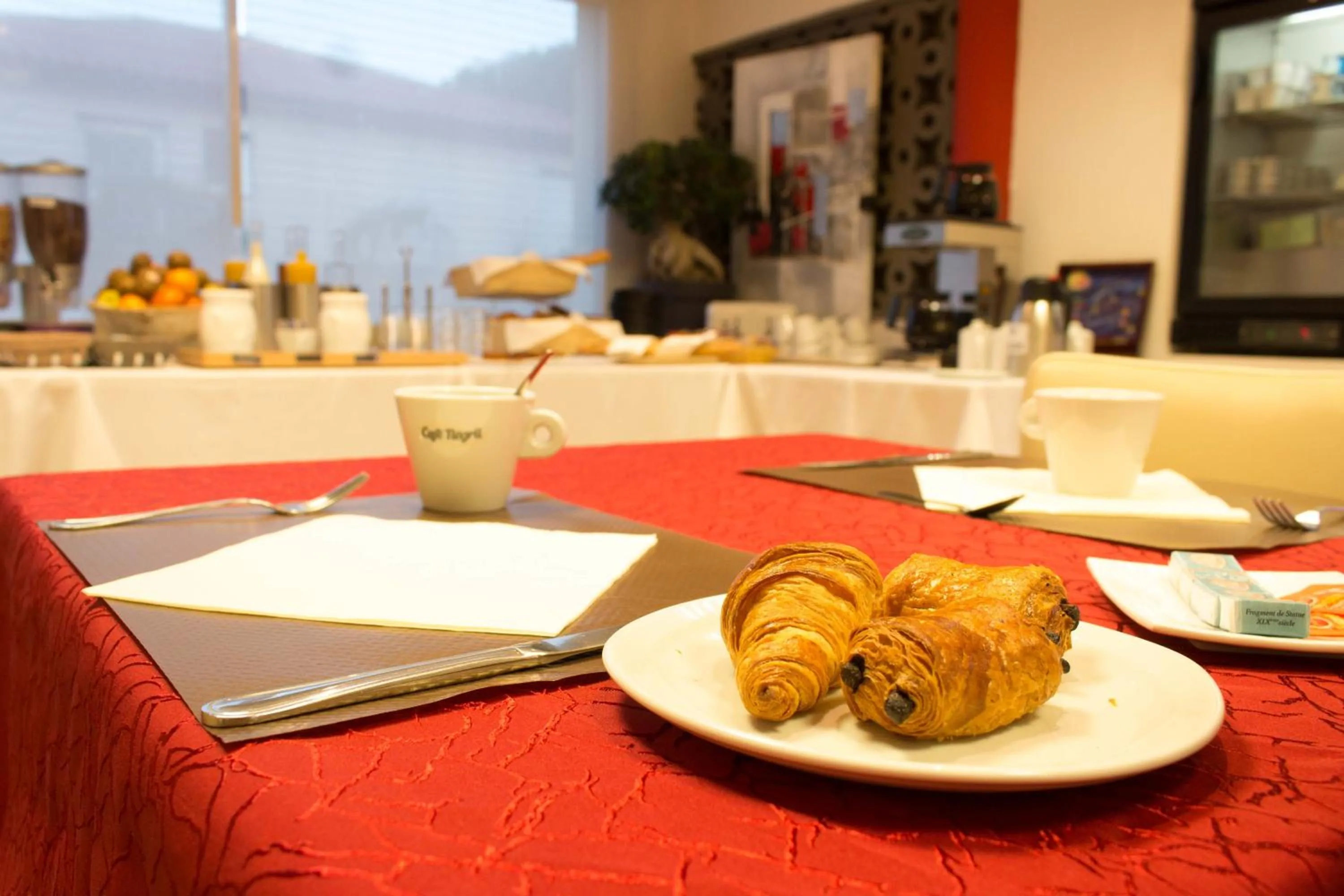 Continental breakfast in Logis Hôtel Les II Mas - Perpignan Sud