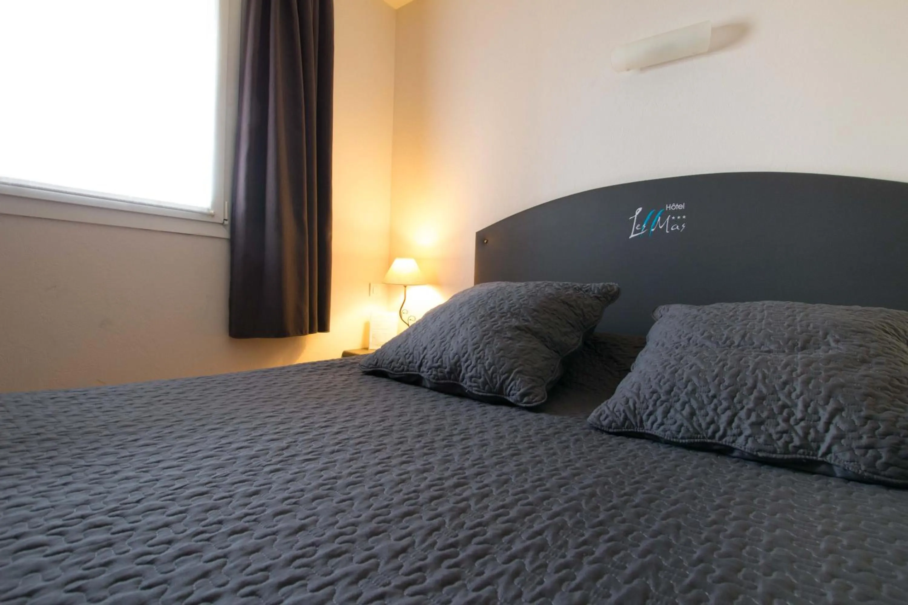 Bedroom, Bed in Logis Hôtel Les II Mas - Perpignan Sud