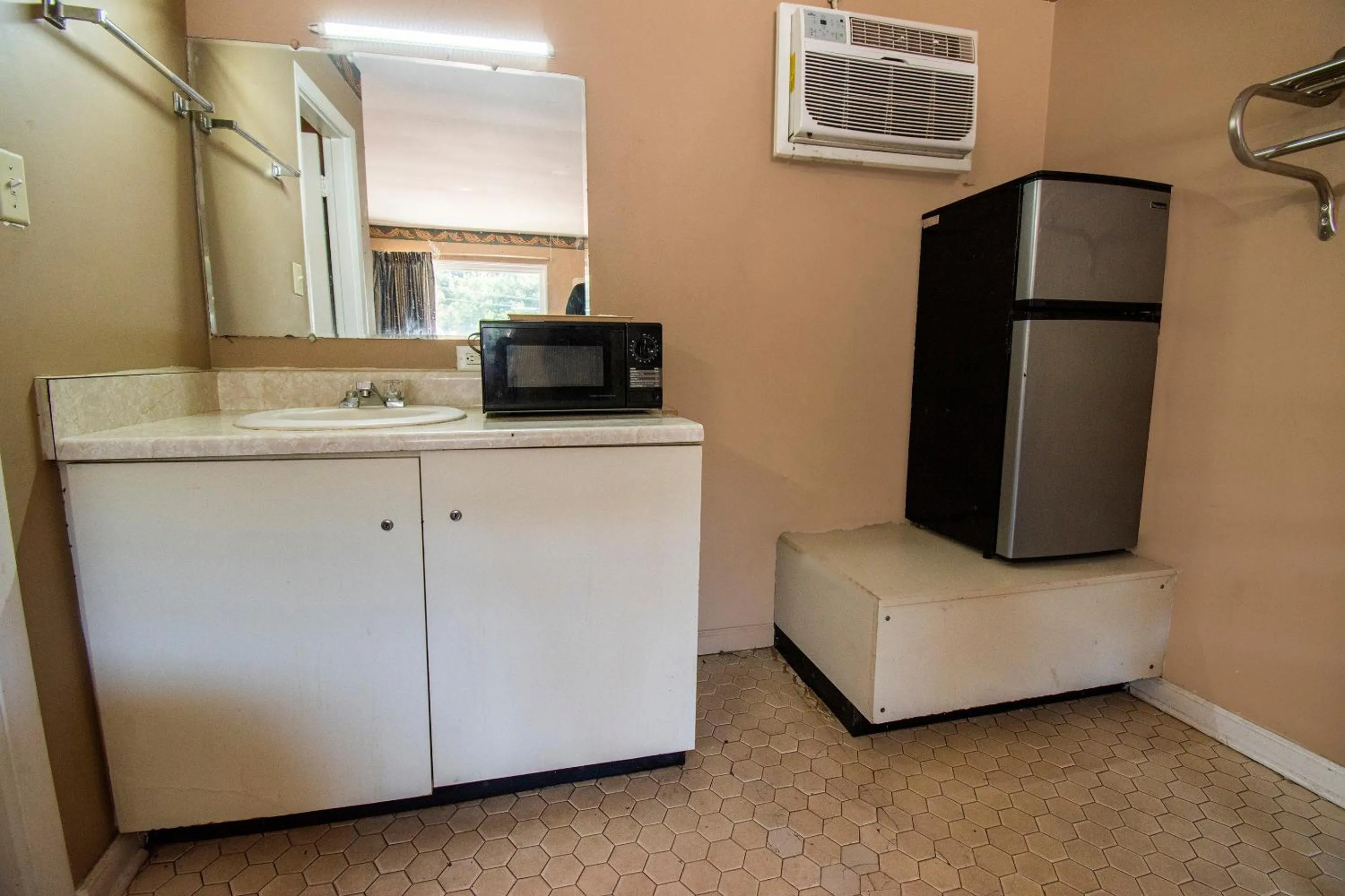 Bedroom in OYO Hotel Calhoun, GA I-75