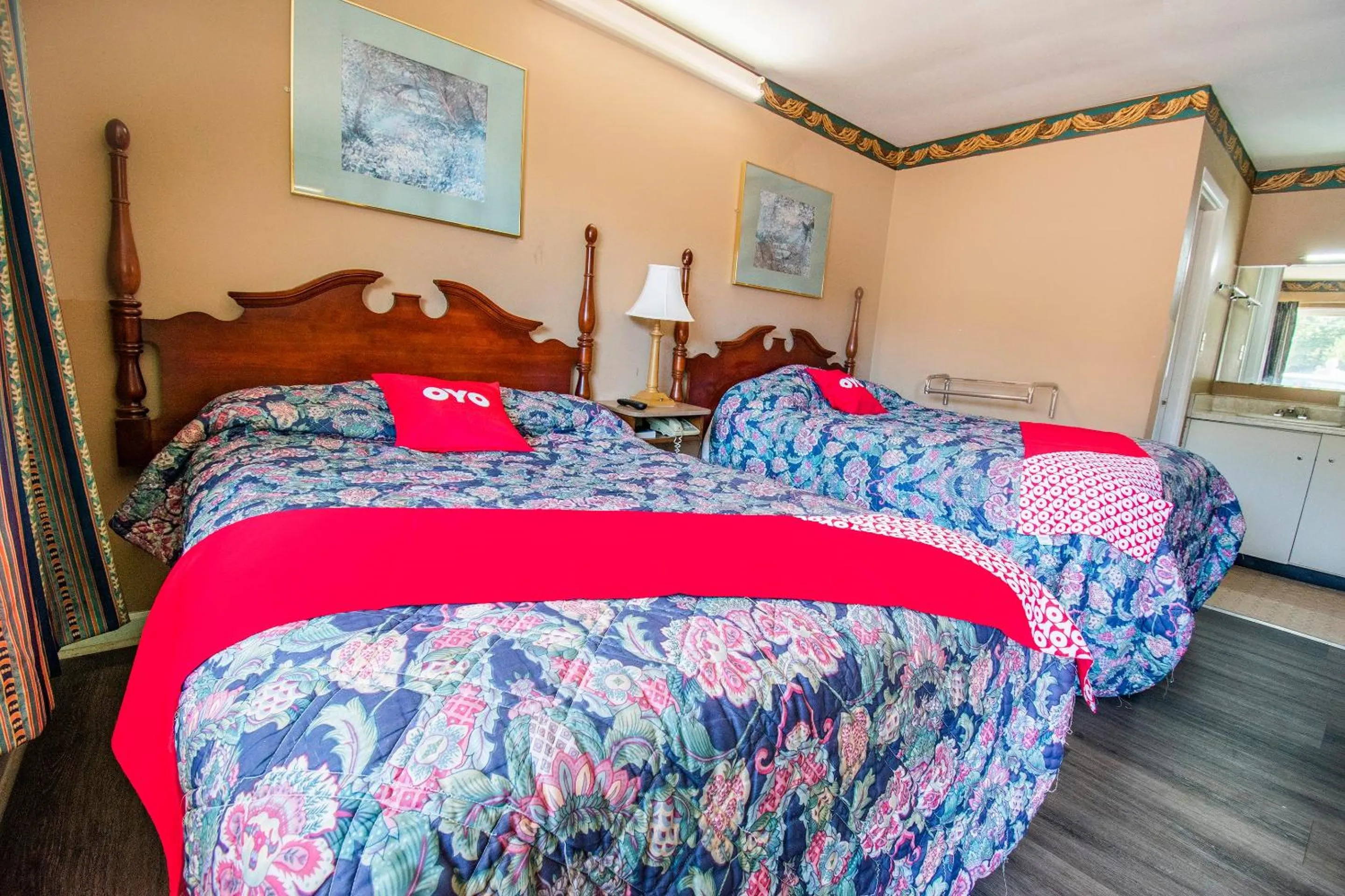 Bedroom, Bed in OYO Hotel Calhoun, GA I-75