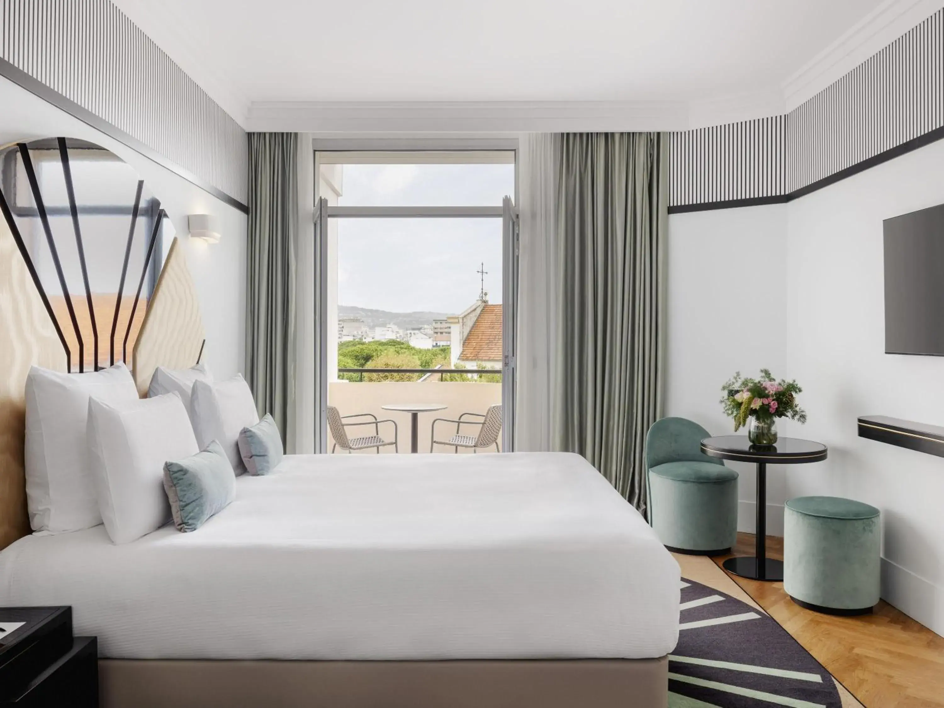 Superior Double Room with Balcony and Sea View in The 1932 Hotel & Spa Cap d'Antibes - MGallery Collection Superior Double Room with Balcony and Sea View in The 1932 Hotel & Spa Cap d'Antibes - MGallery Collection