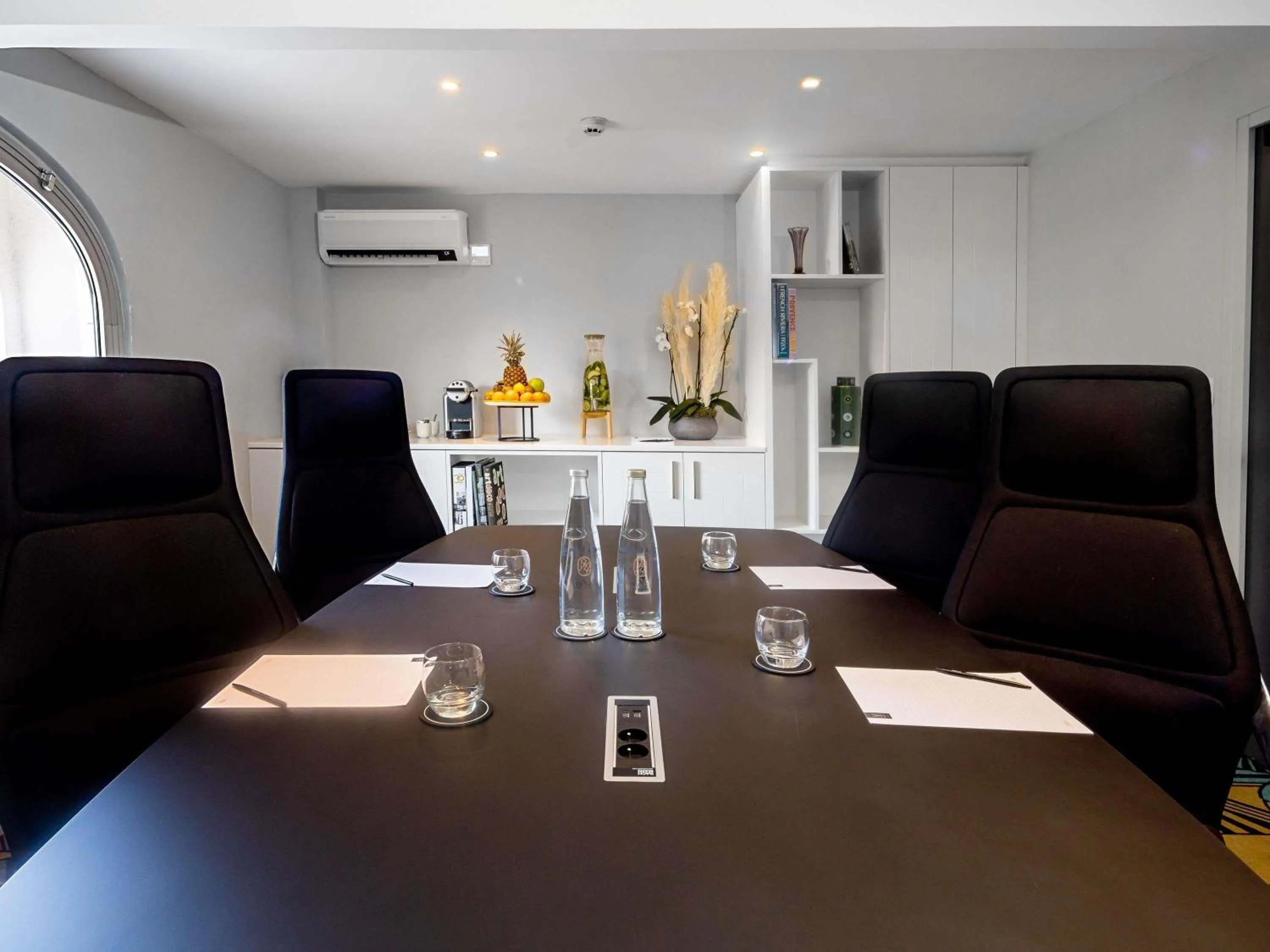 Meeting/conference room in The 1932 Hotel & Spa Cap d'Antibes - MGallery Collection