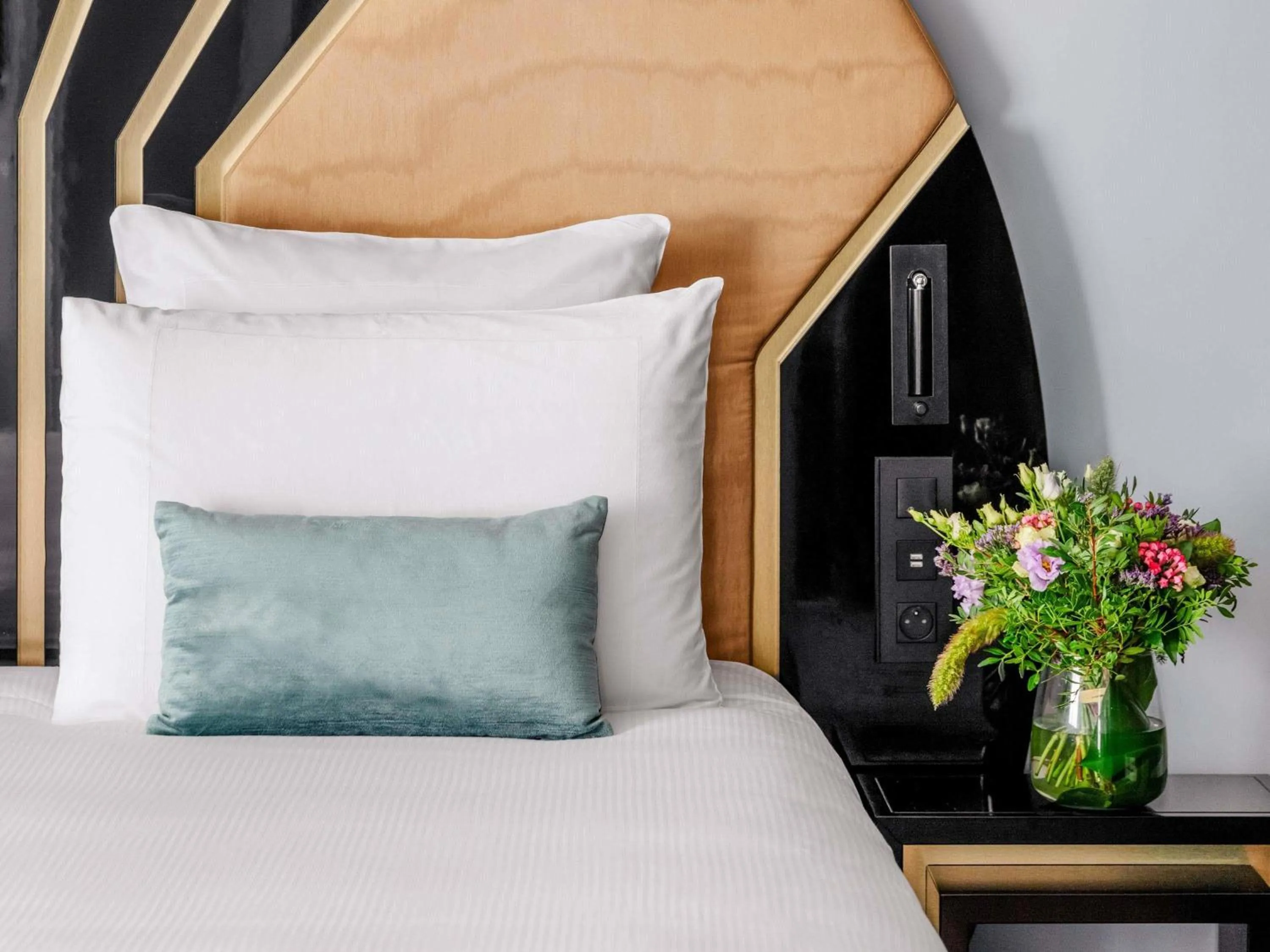 Bedroom, Bed in The 1932 Hotel & Spa Cap d'Antibes - MGallery Collection