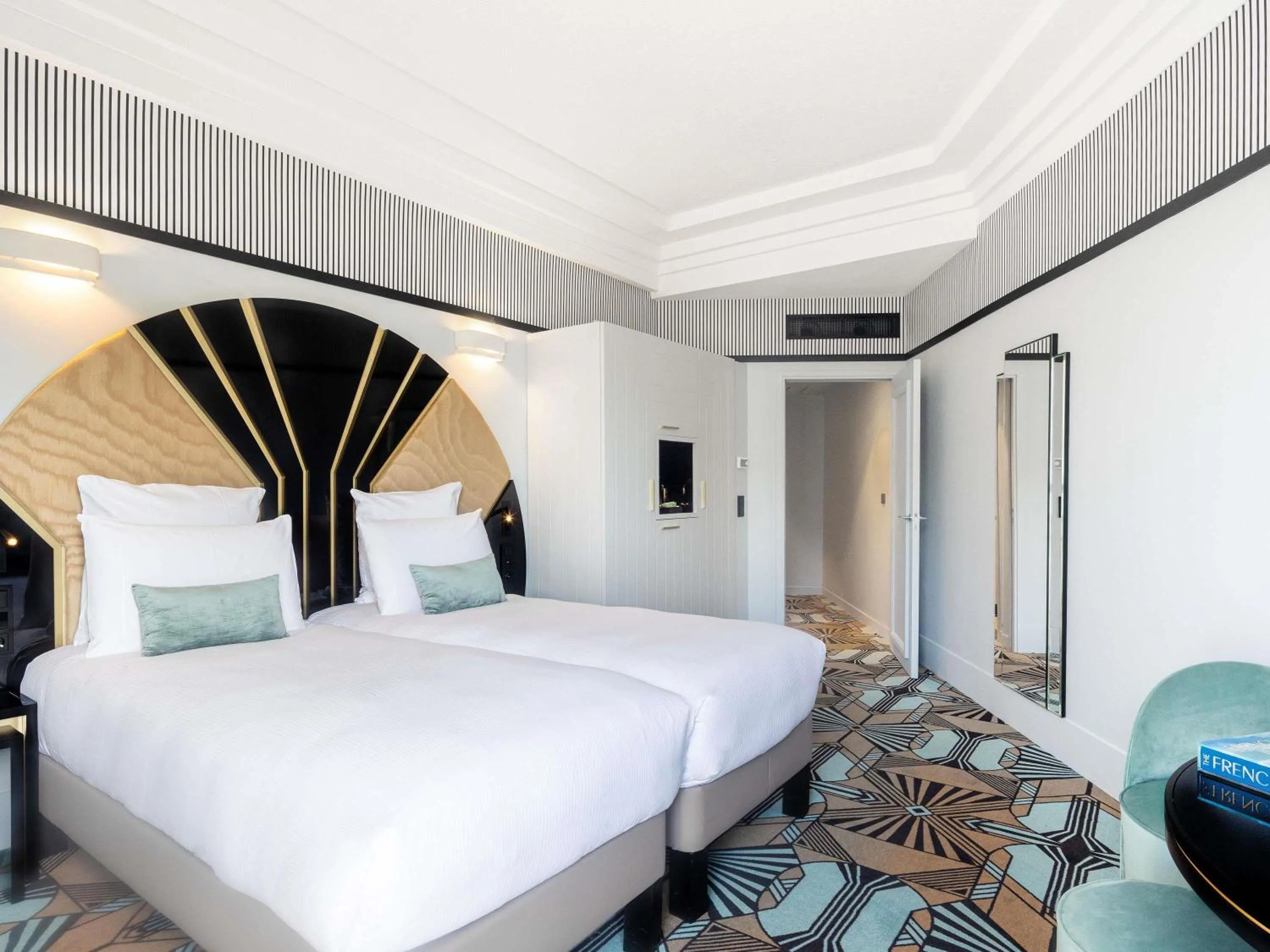 Bedroom, Bed in The 1932 Hotel & Spa Cap d'Antibes - MGallery Collection