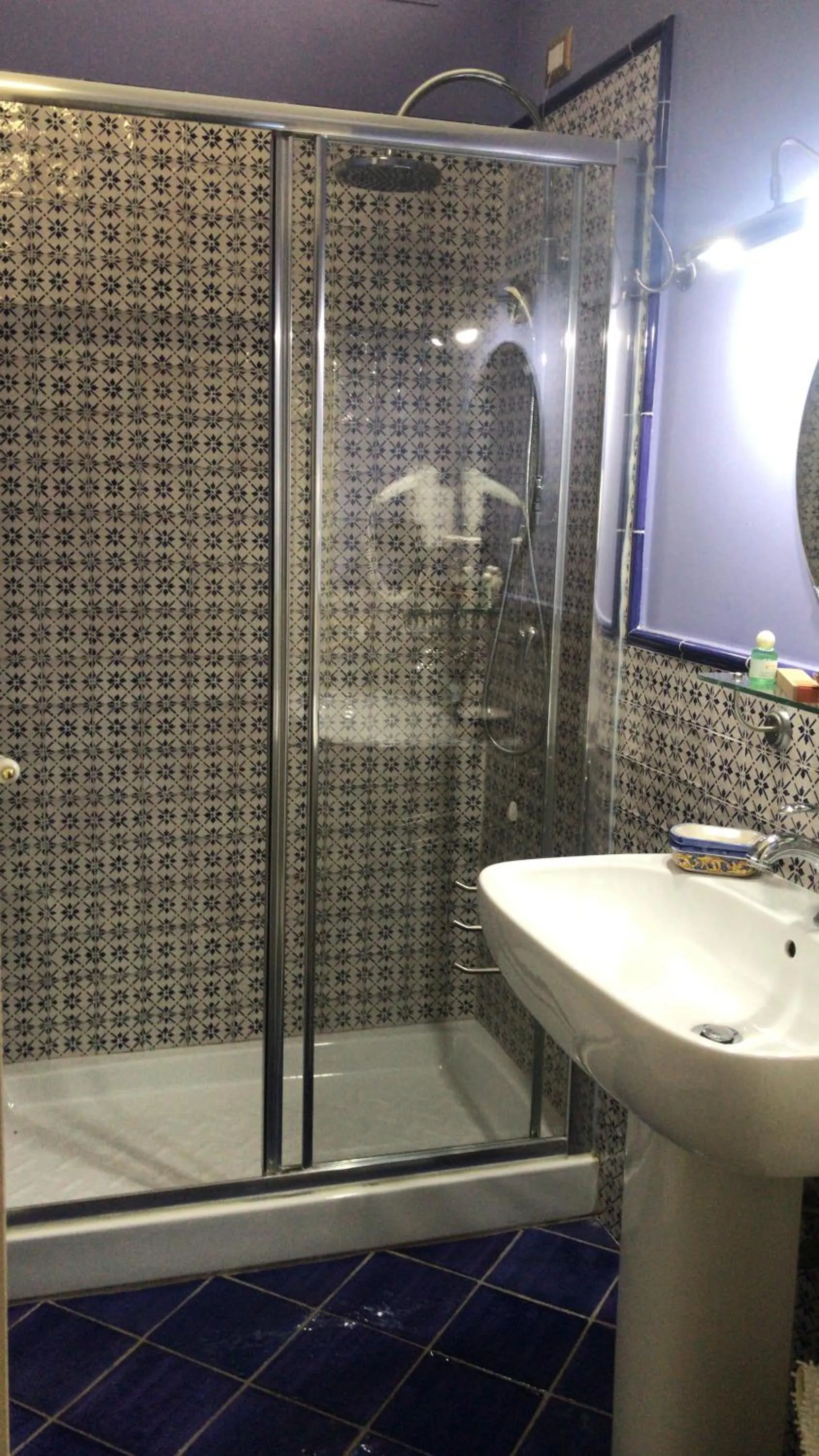 Toilet in THE PALACE B&B and Apartments