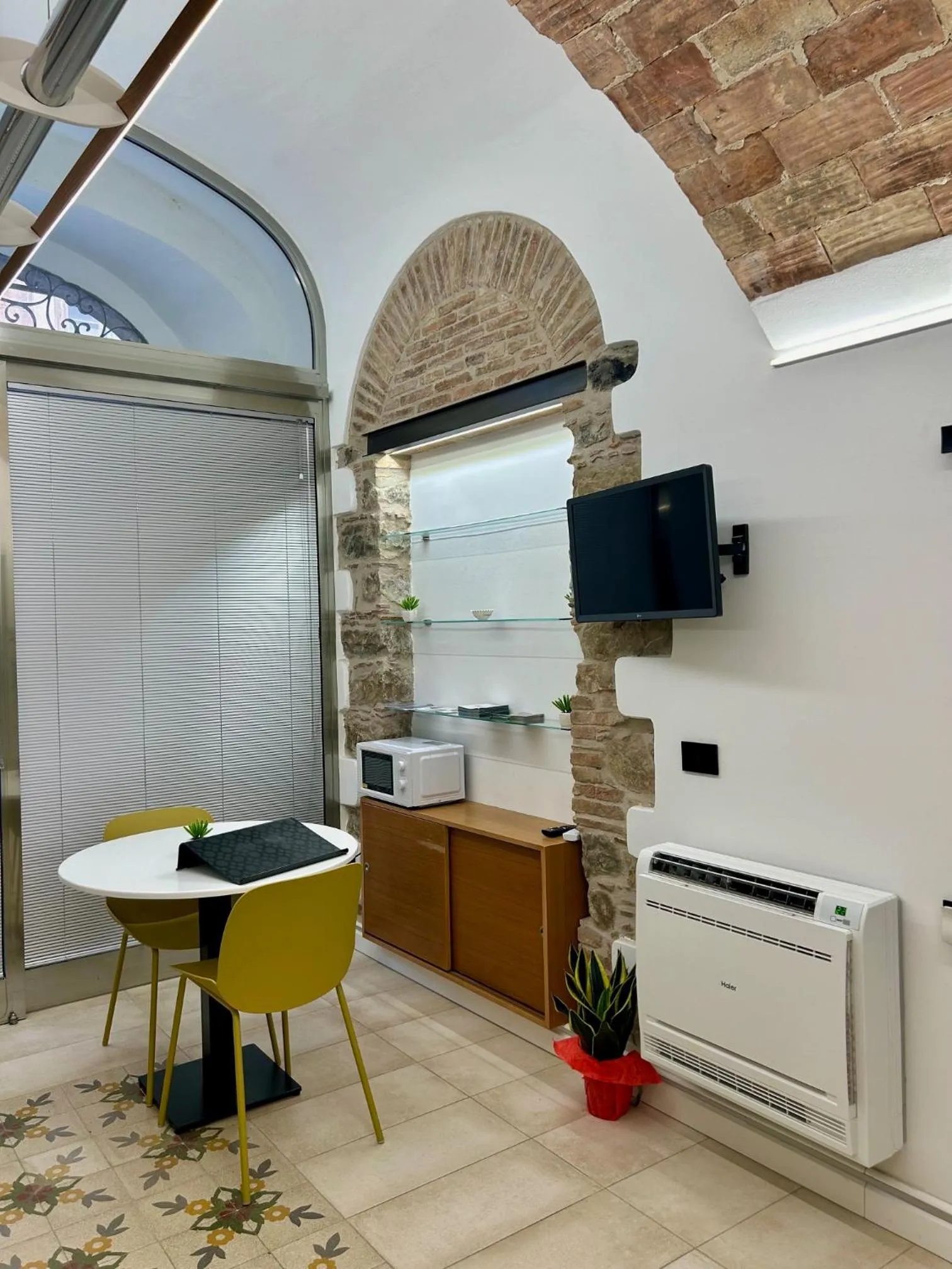 THE PALACE B&B and Apartments