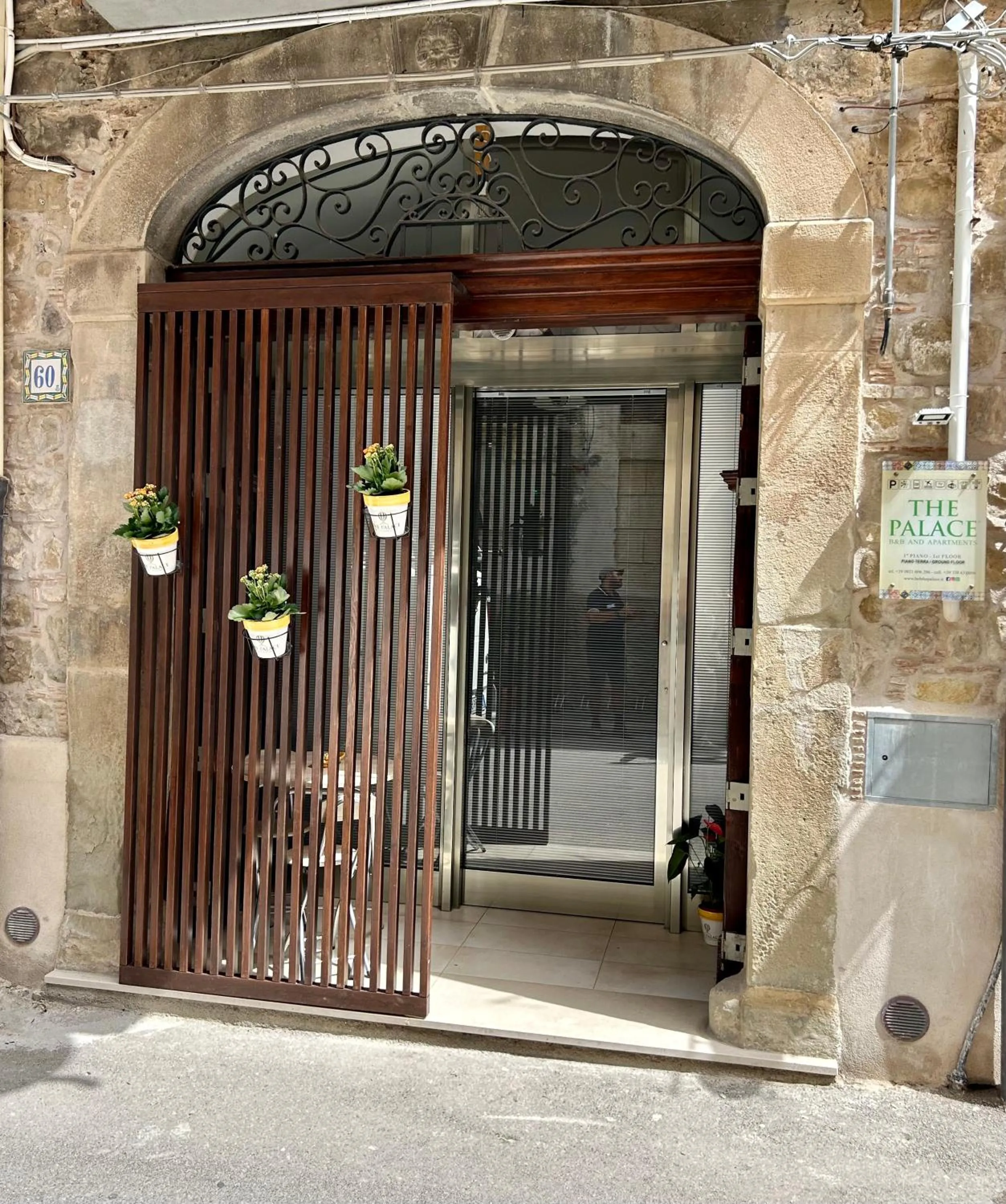 THE PALACE B&B and Apartments