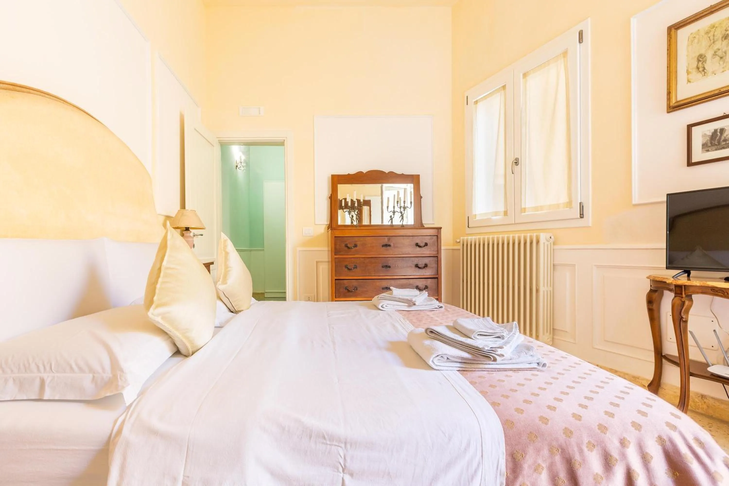 Bed in Dimora Le Tre Muse Guesthouse