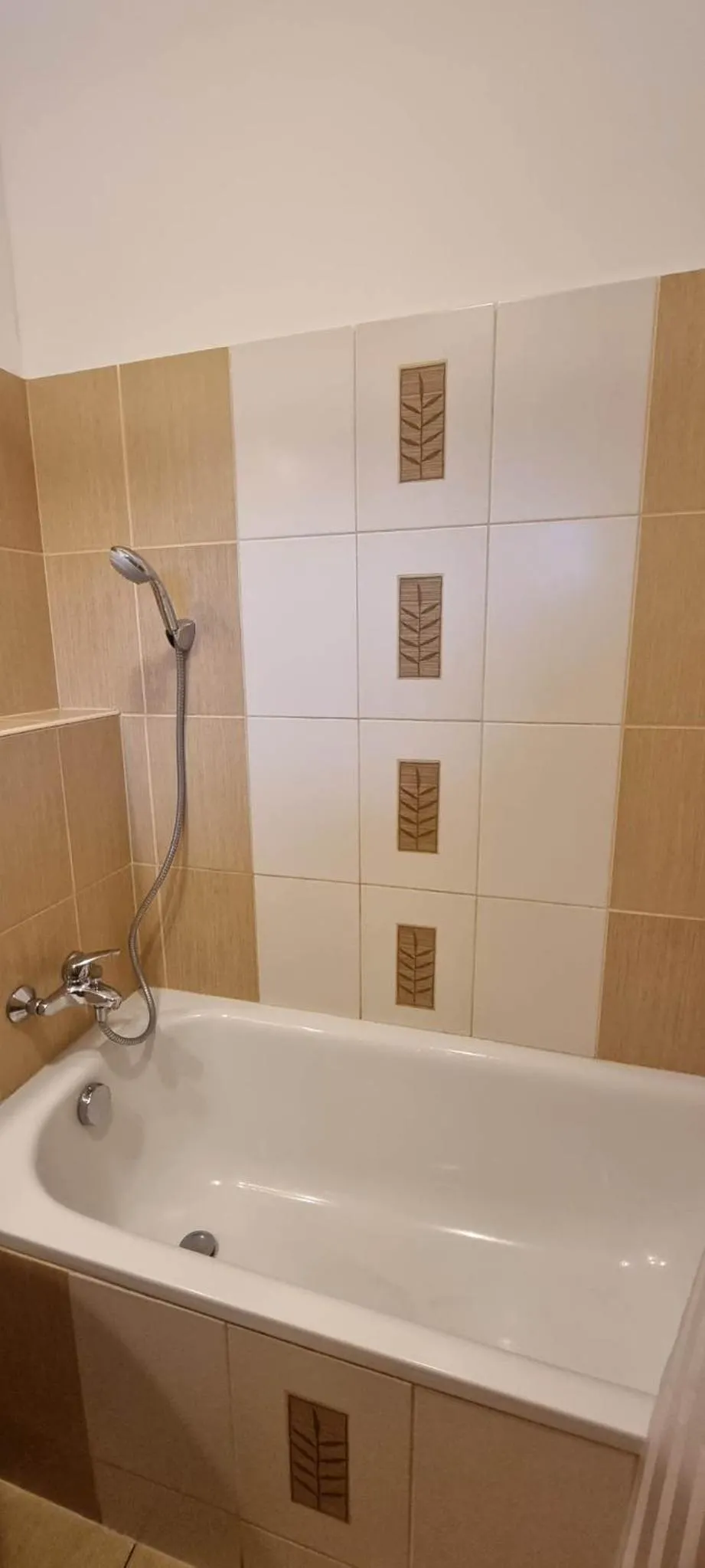 Bath in ‘Good Feelings’