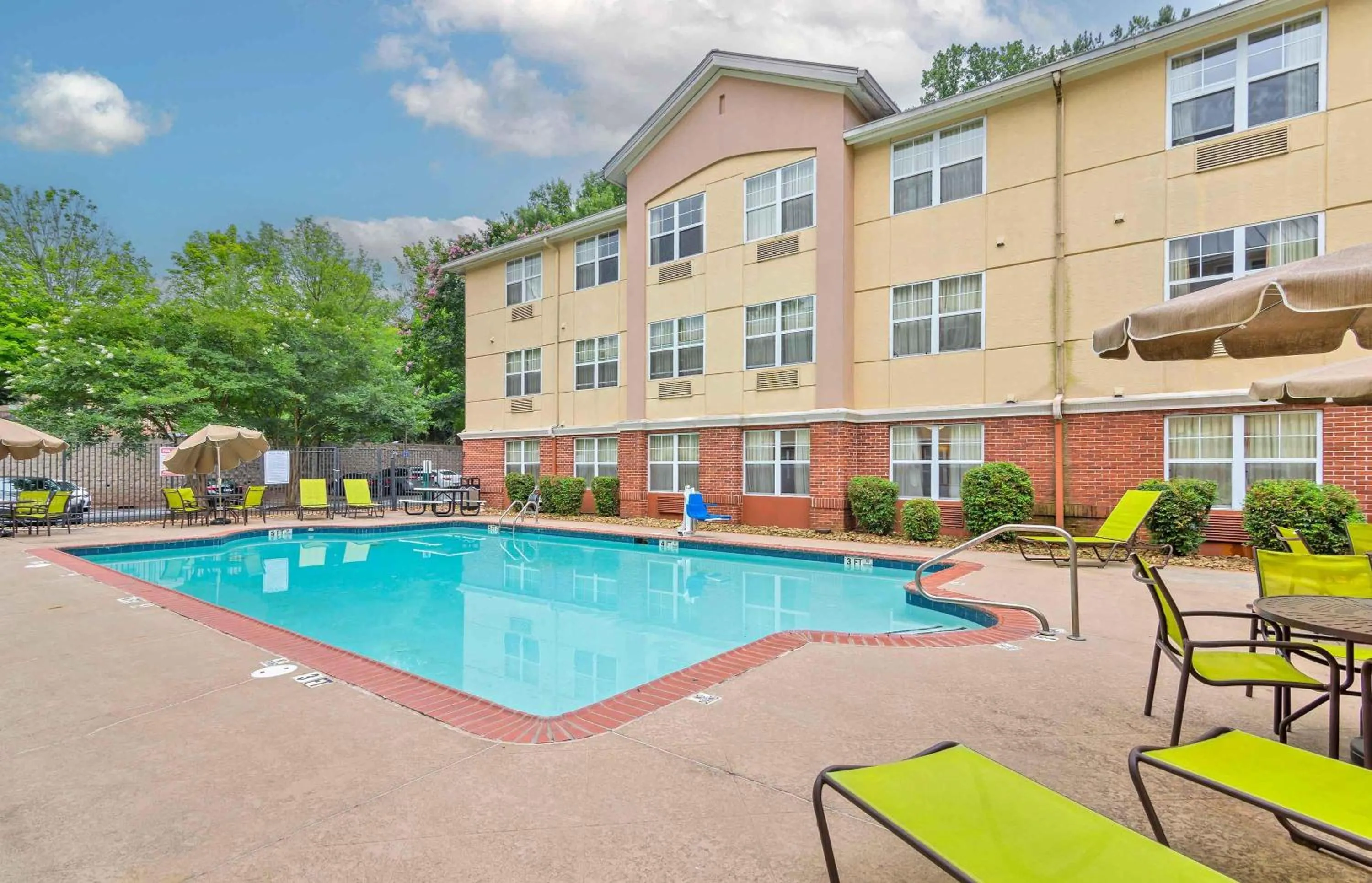 Pool view in Extended Stay America Suites - Atlanta - Alpharetta - Northpoint - West