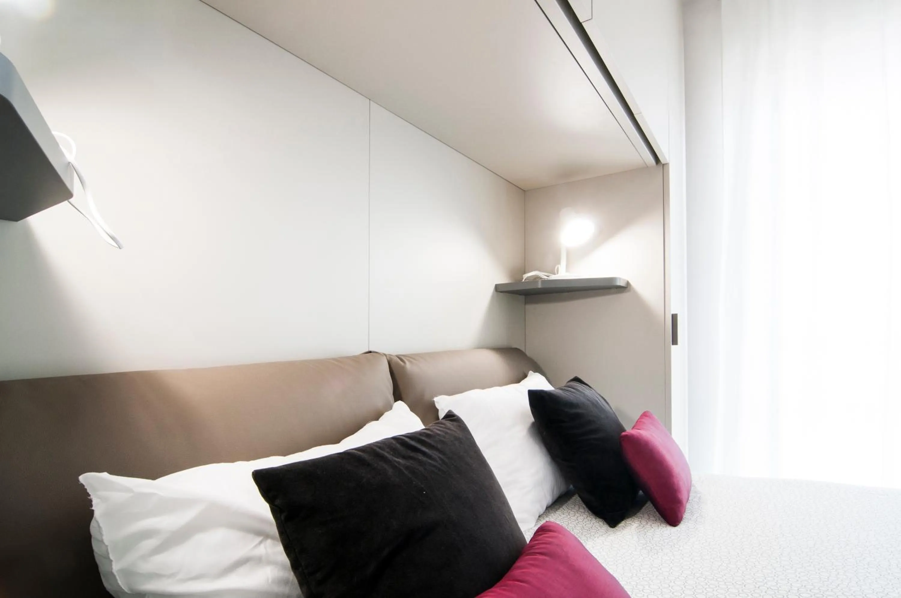 Bedroom, Bed in GuestHost - Fonte Laurentina Apartments