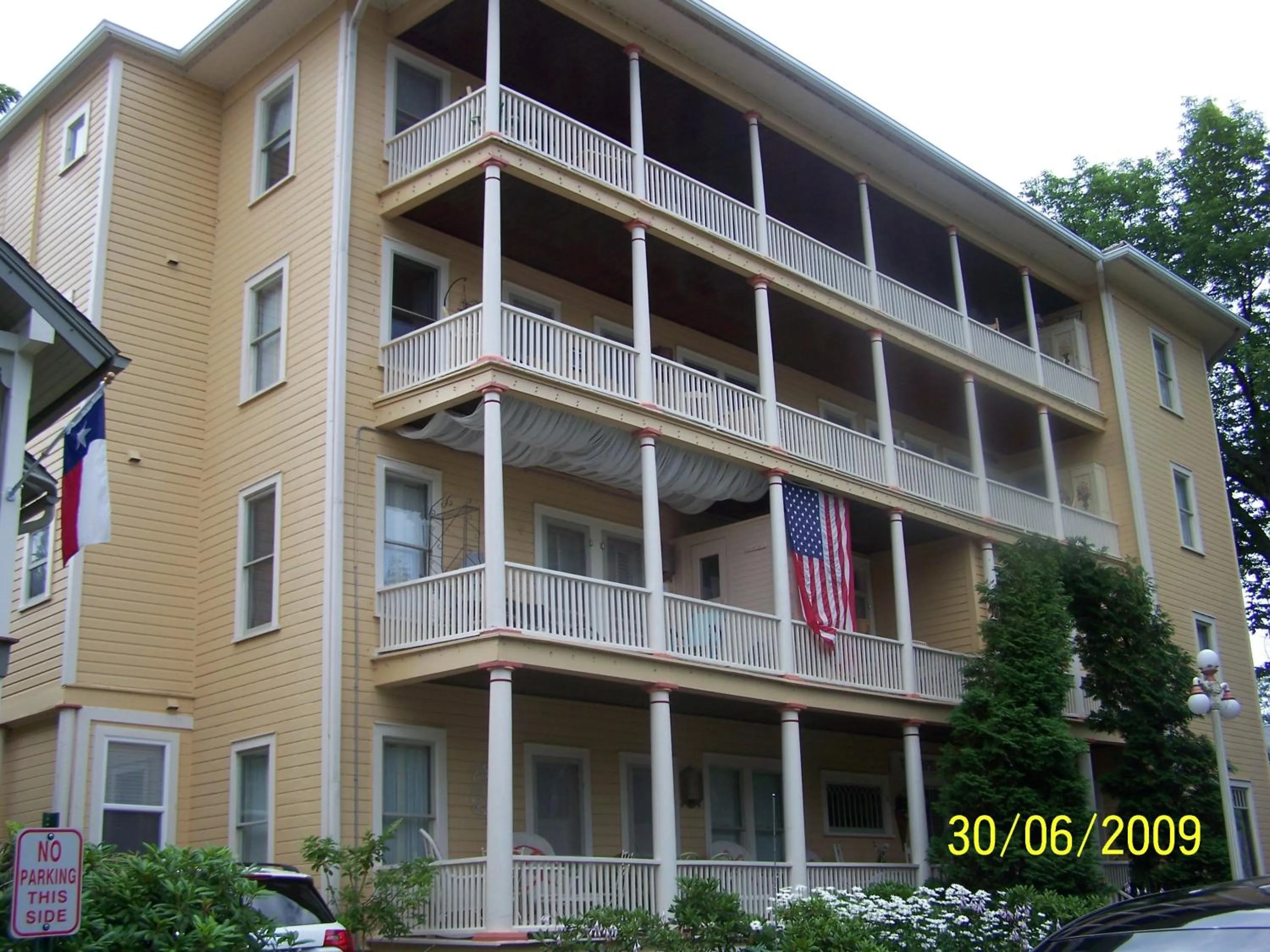 Facade/entrance in Spencer Hotel & Spa Chautauqua