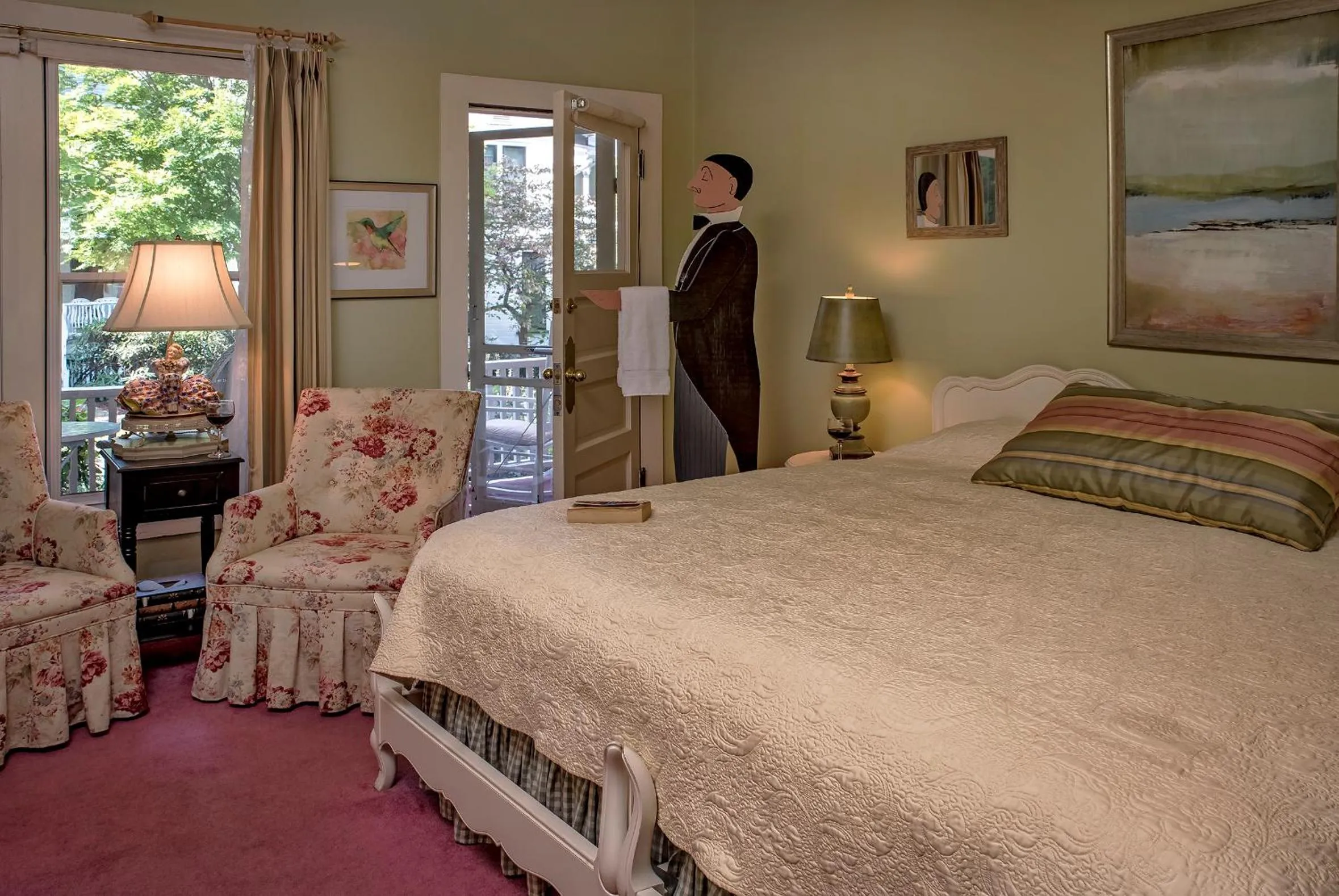 Photo of the whole room, Bed in Spencer Hotel & Spa Chautauqua