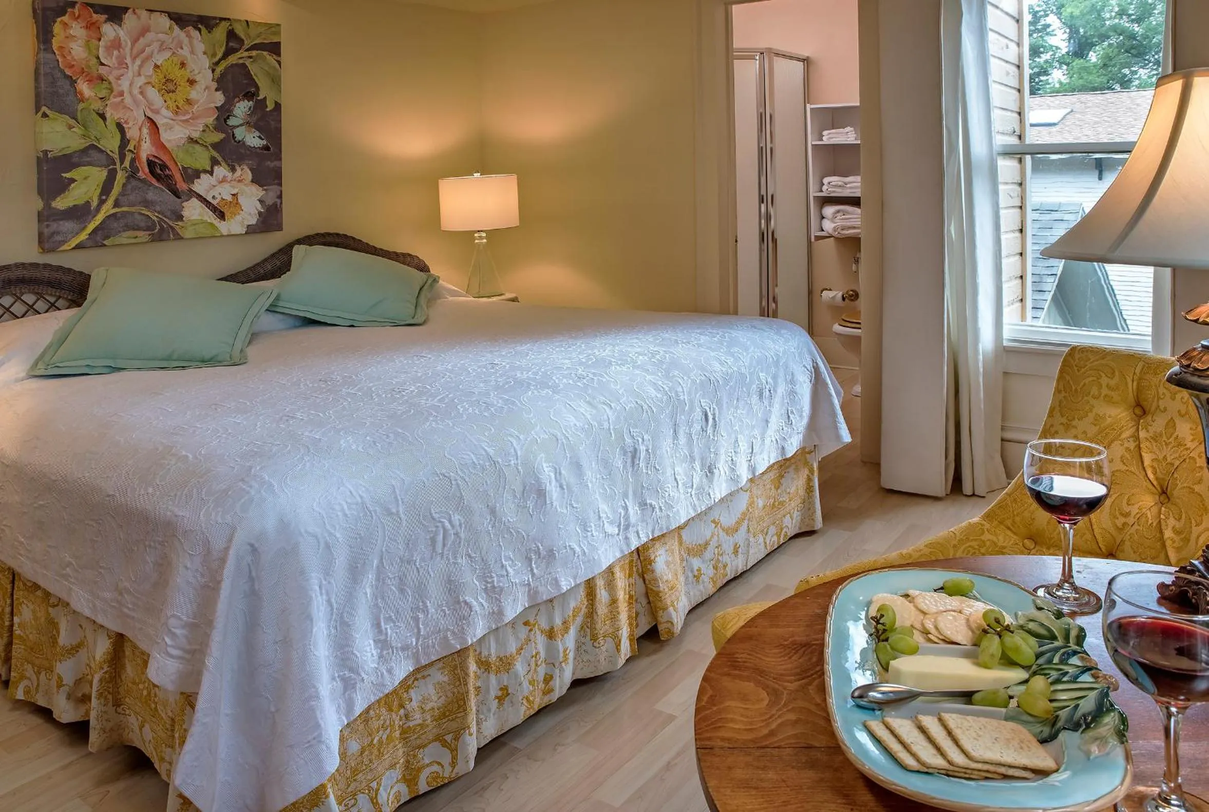 Bed in Spencer Hotel & Spa Chautauqua