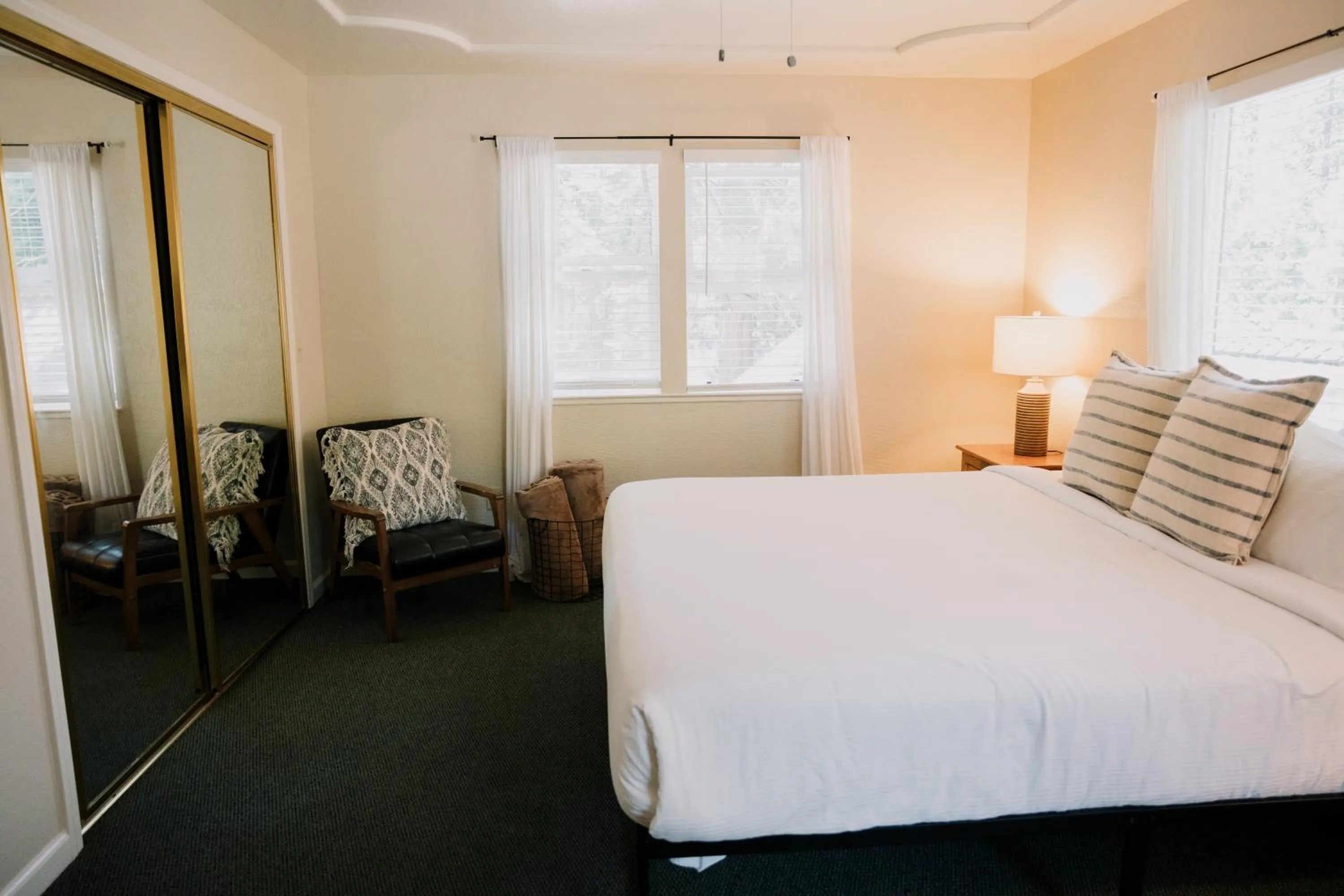 Photo of the whole room, Bed in The Long Barn Lodge