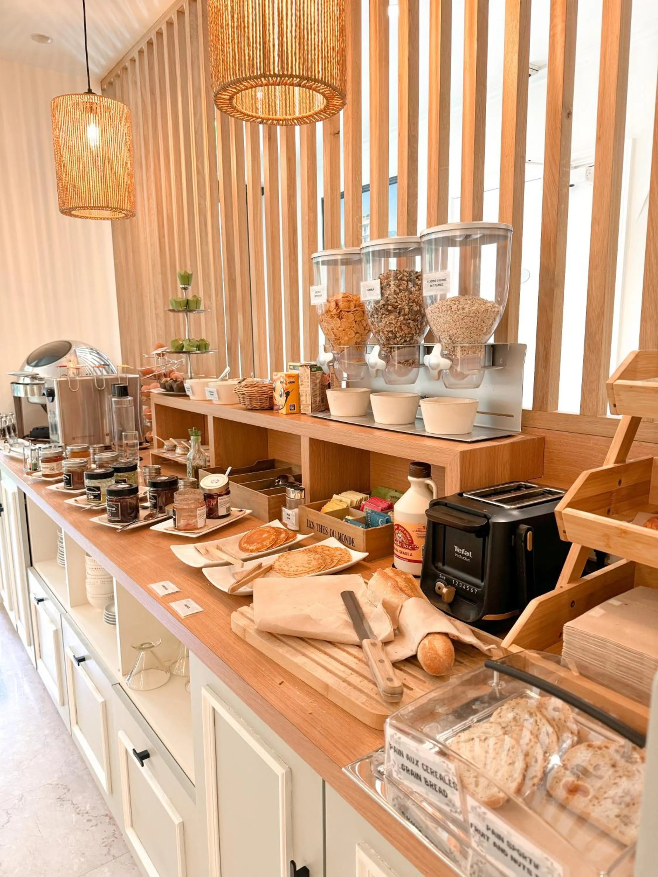 Restaurant/places to eat in Hôtel de Provence