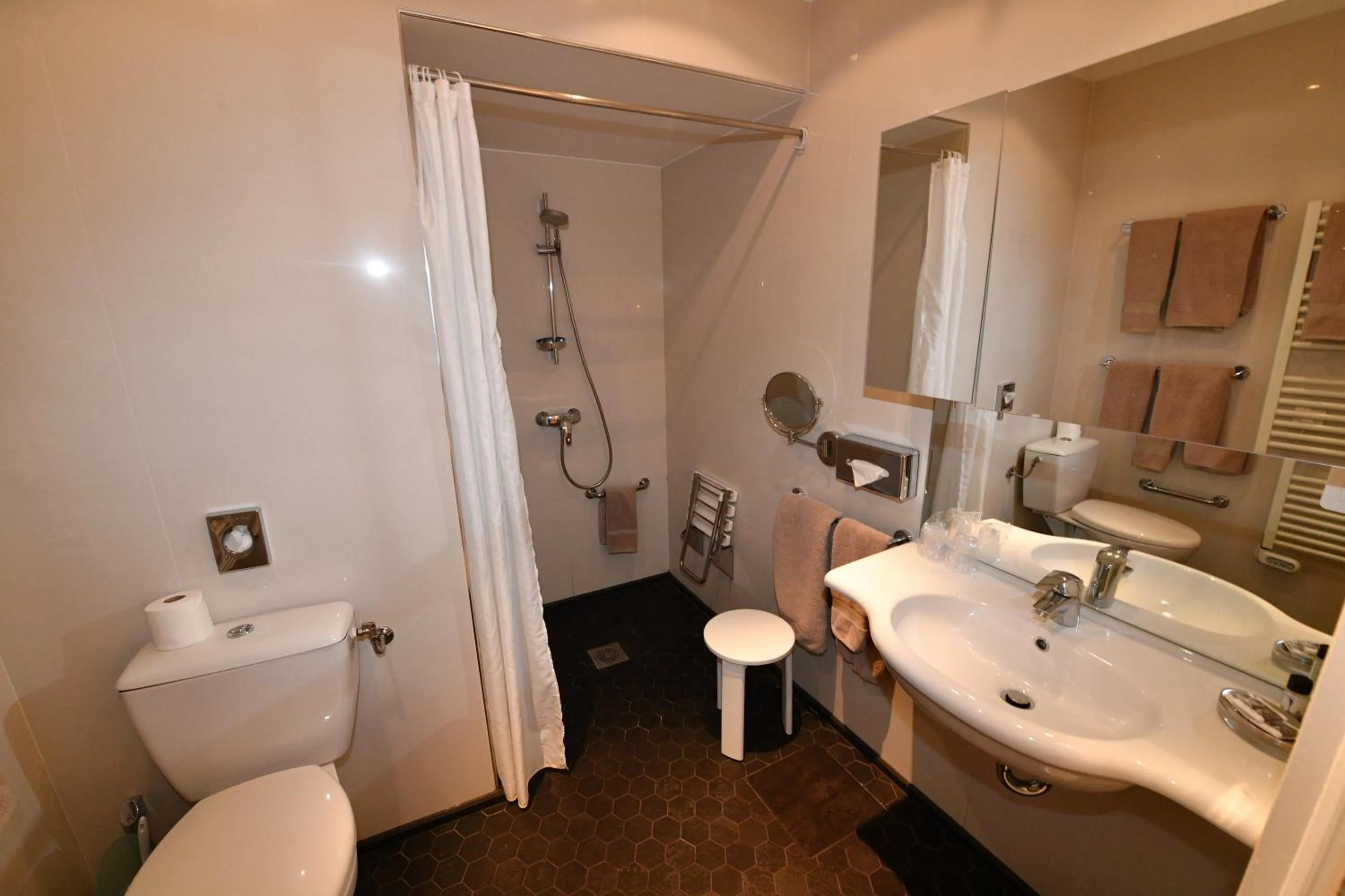 Bathroom in Hôtel de Provence