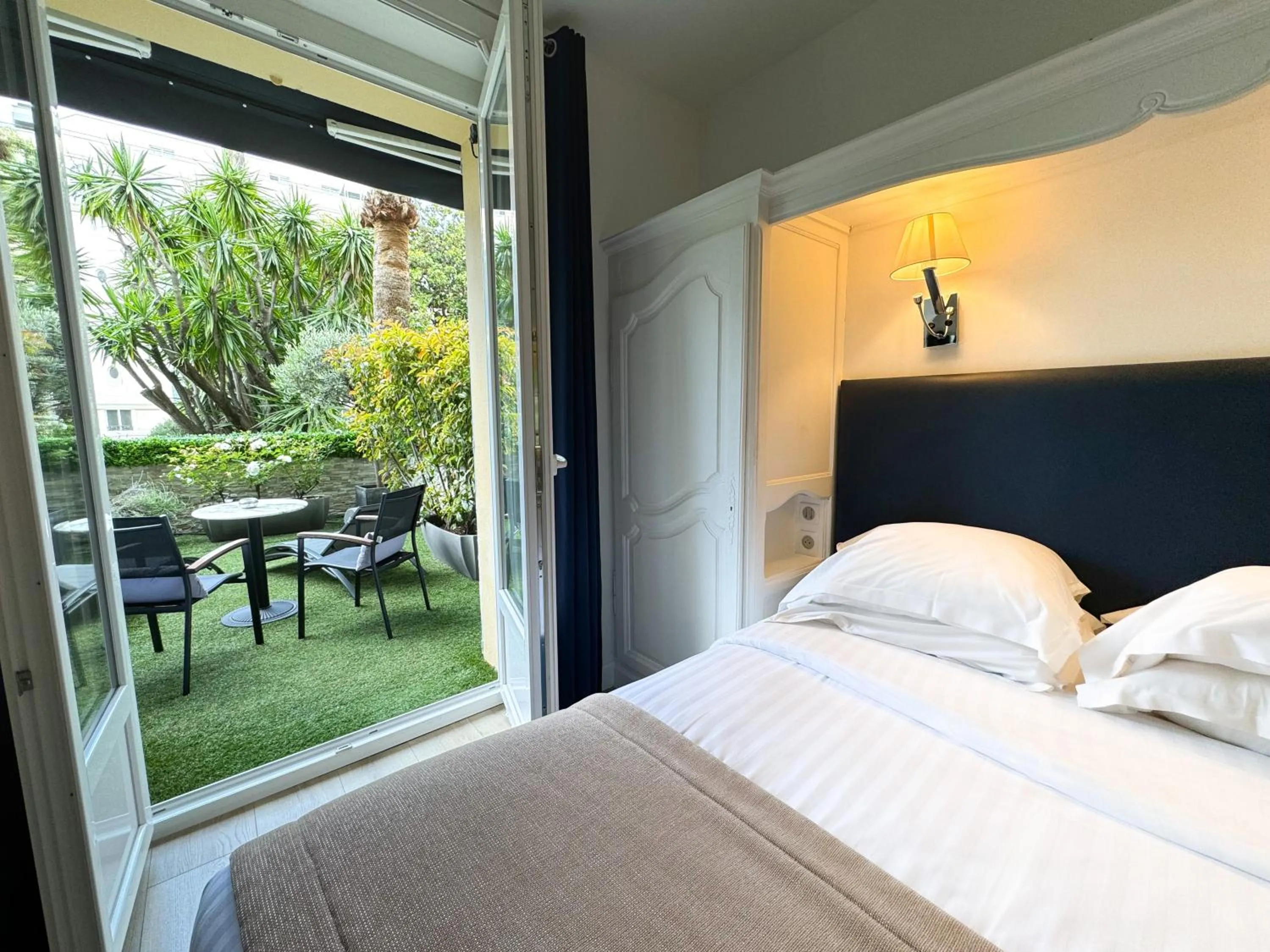 Bed in Hôtel de Provence