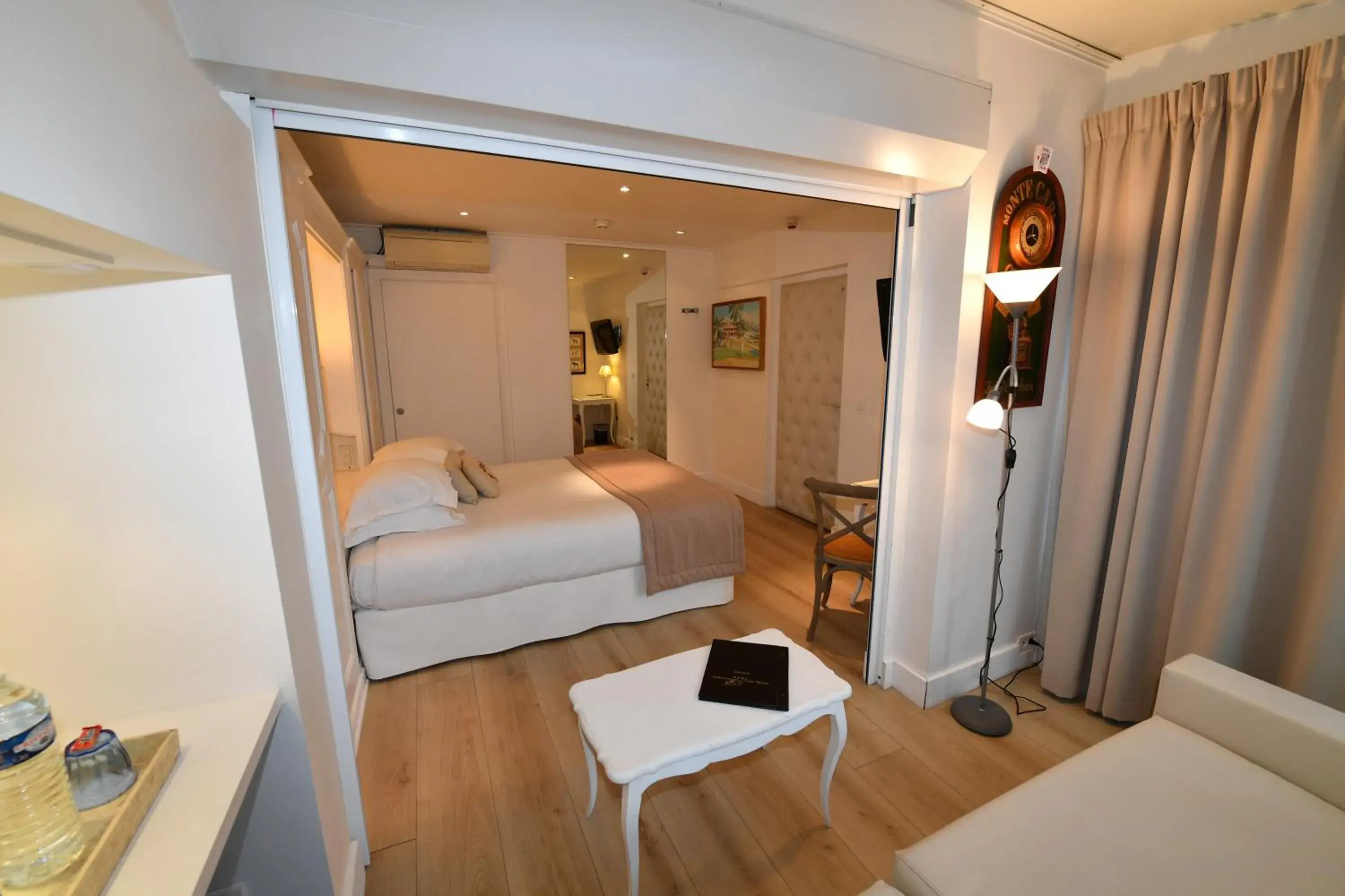 Family Room - Ground Floor in Hôtel de Provence Family Room - Ground Floor in Hôtel de Provence