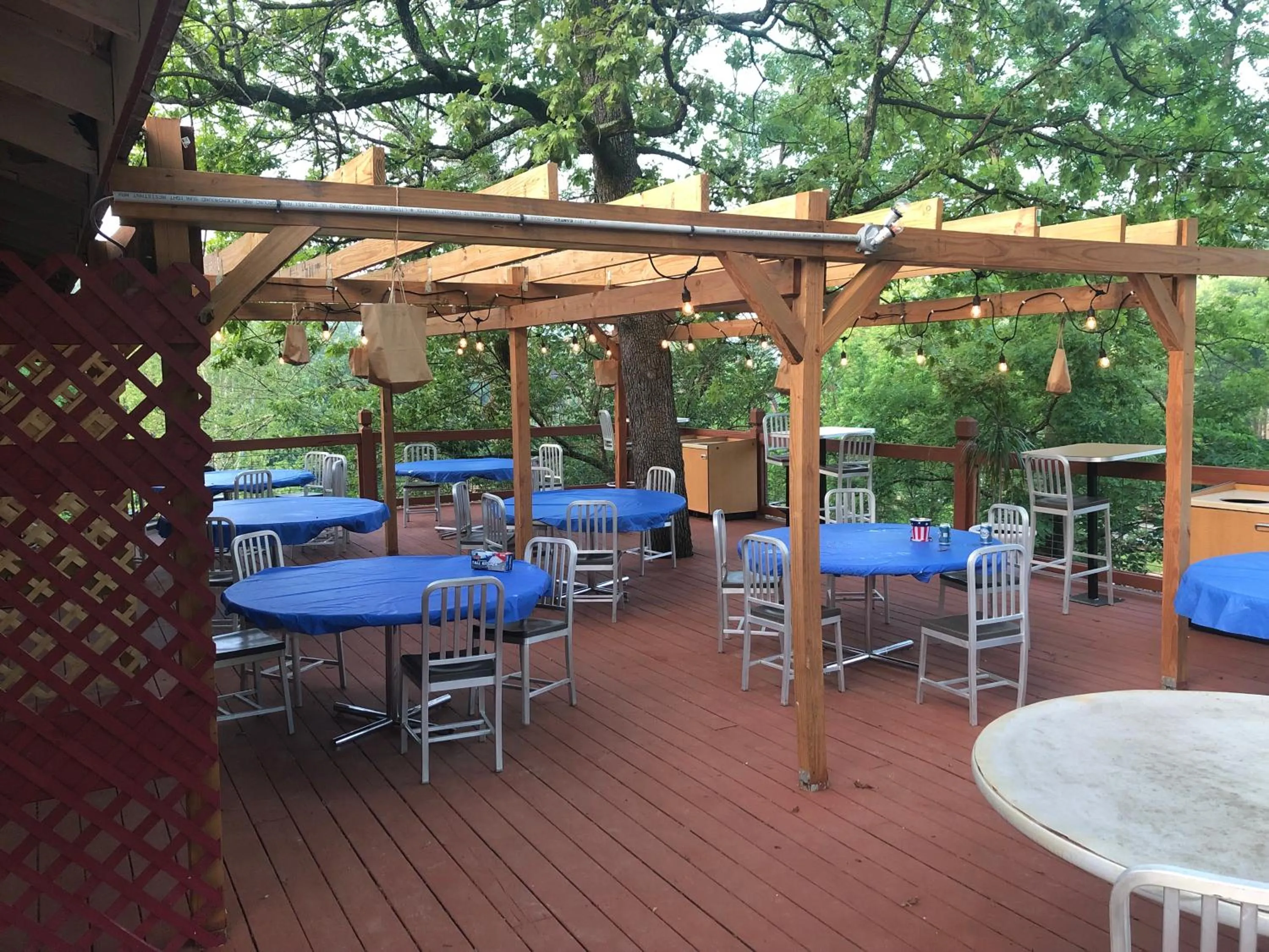 Restaurant/places to eat in Meramec River Resort