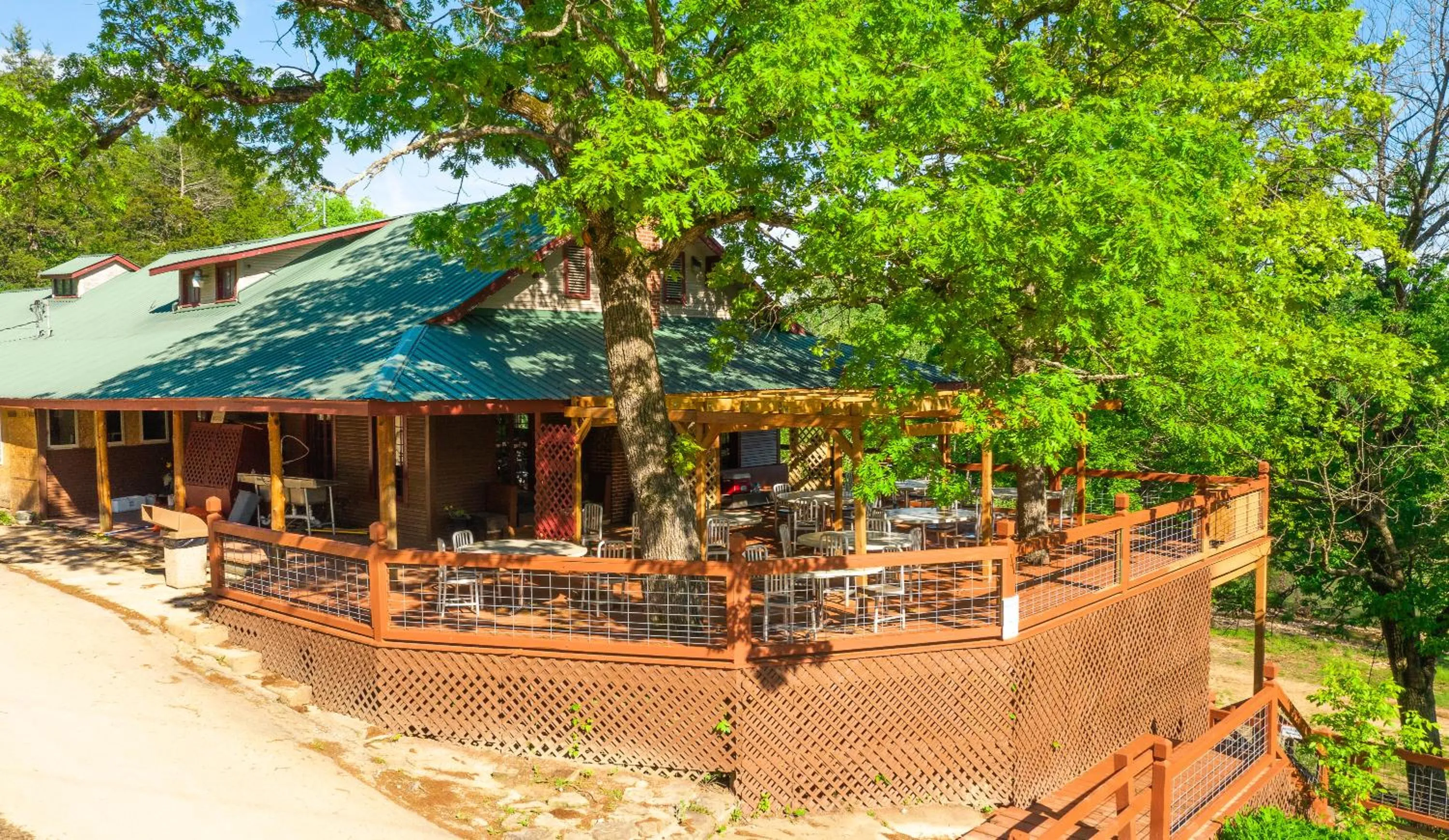 Property building in Meramec River Resort