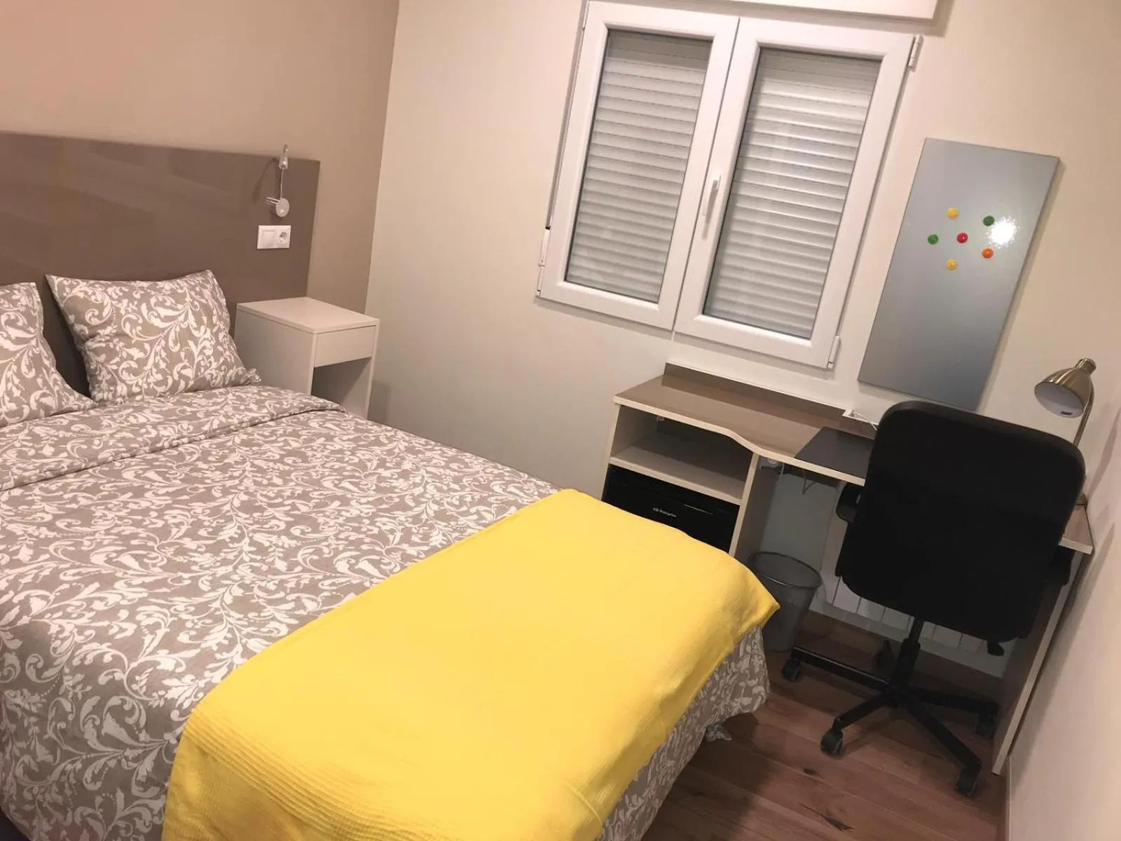 Bed in RESIDENCIA COMPOSTELA 2