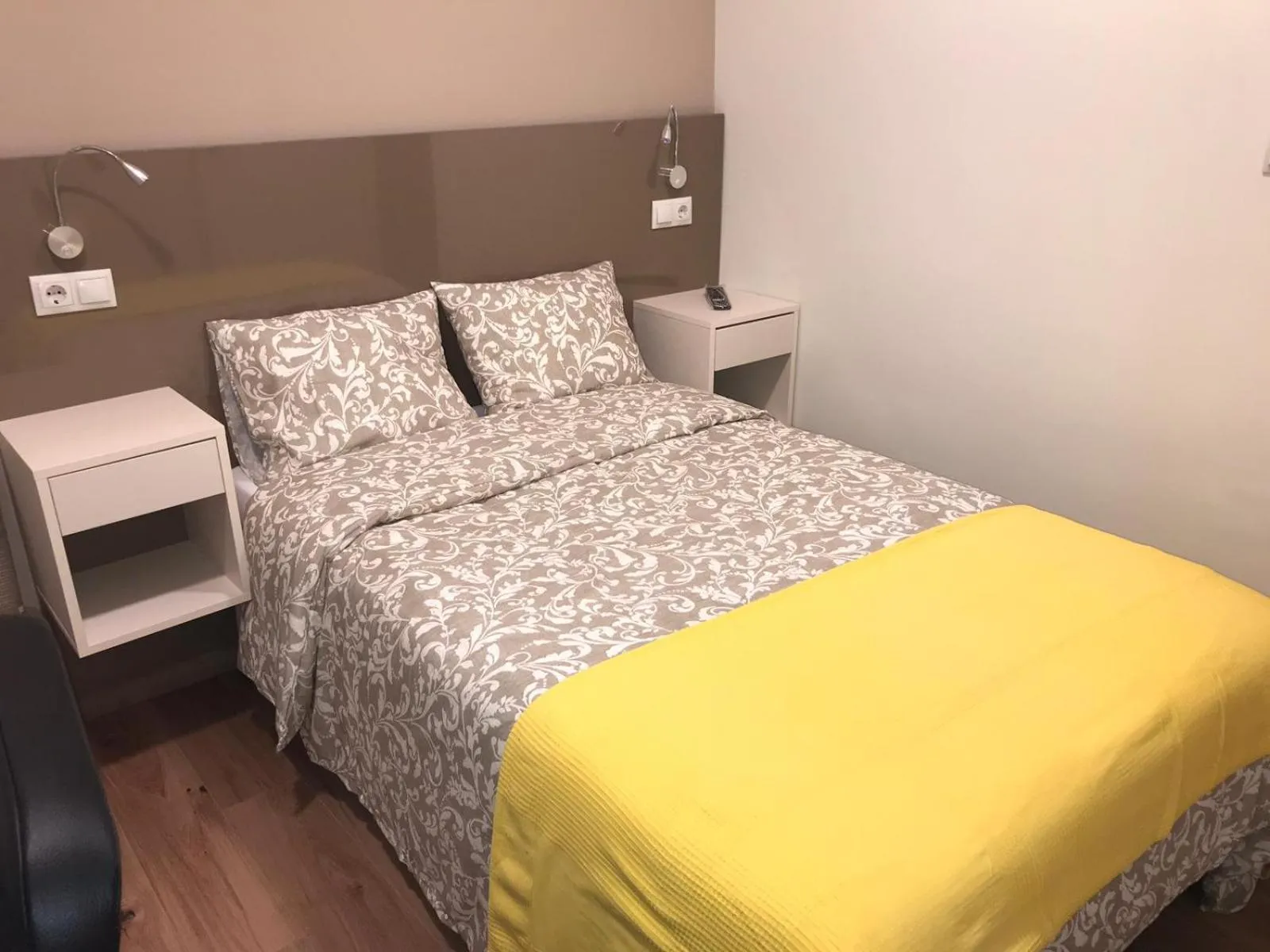 Bed in RESIDENCIA COMPOSTELA 2