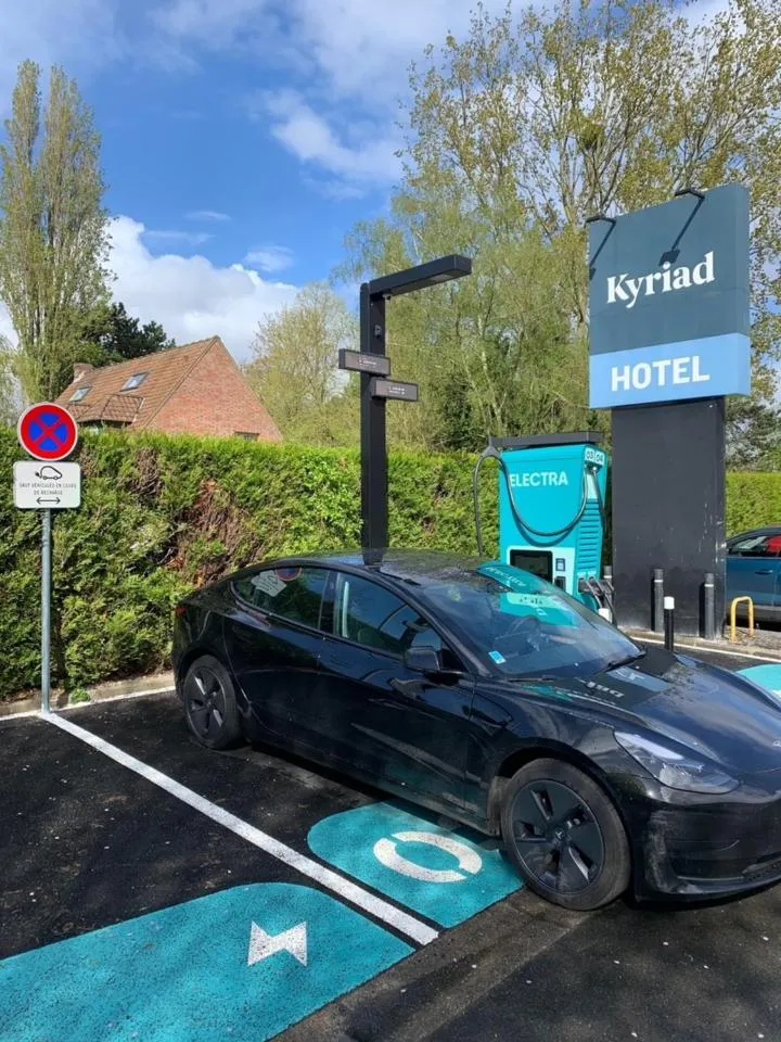 Parking in Kyriad Lille - Mons en Baroeul